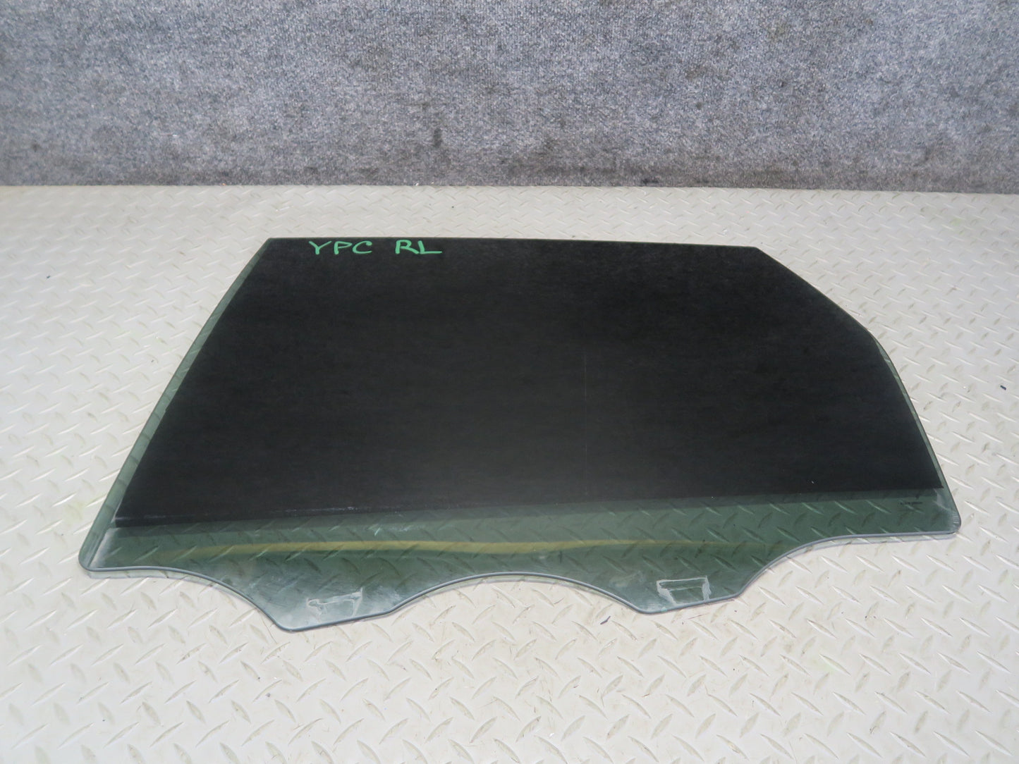2011-2018 Porsche Cayenne 958 Rear Left Door Glass Window
