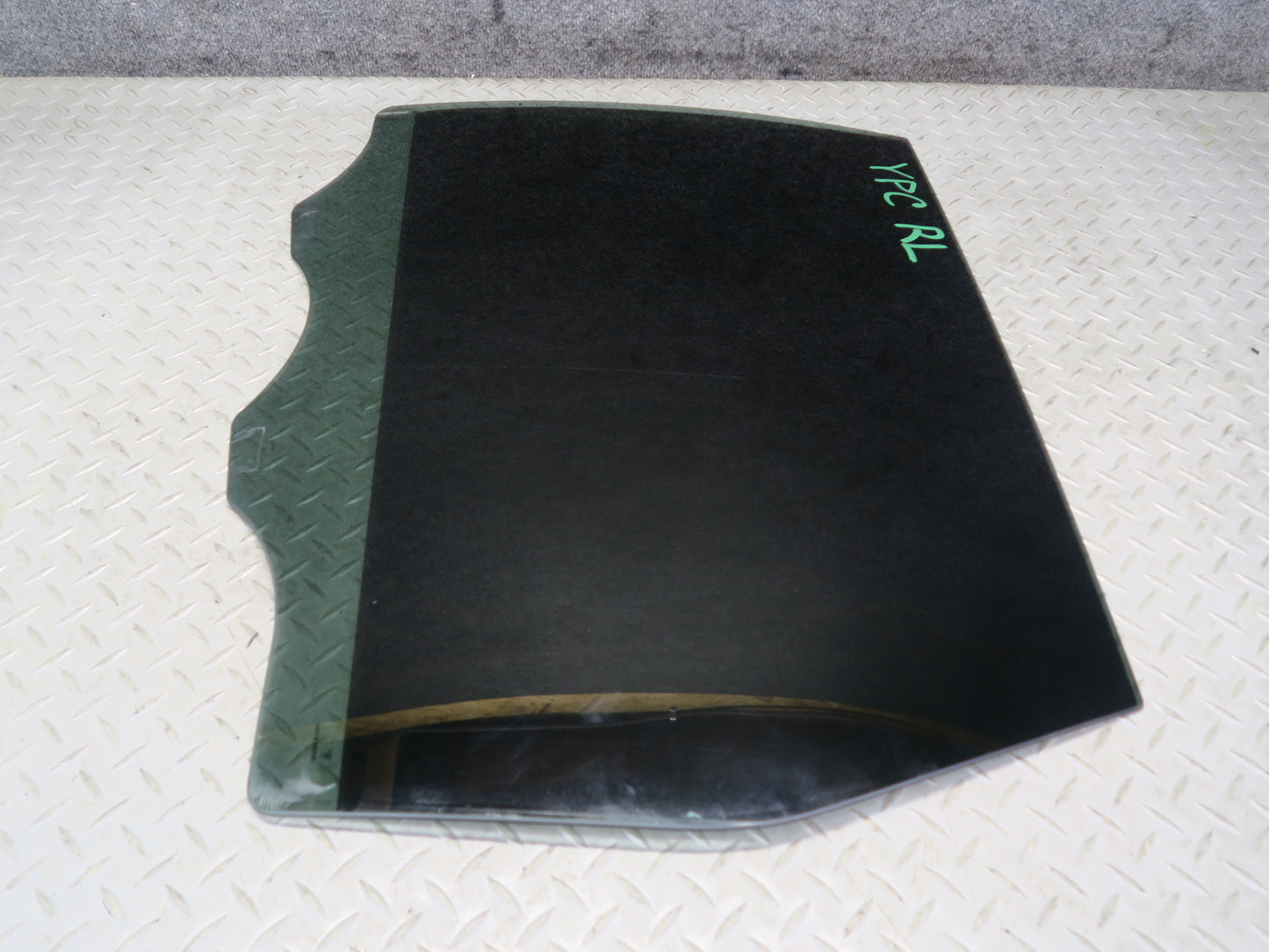 2011-2018 Porsche Cayenne 958 Rear Left Door Glass Window