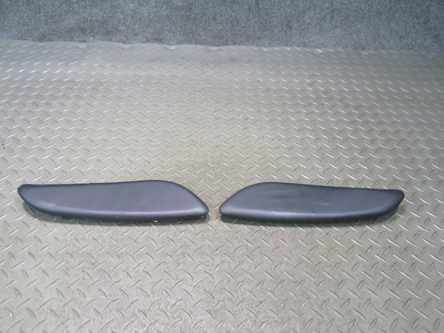 03-08 BMW E85 Z4 Set of 2 Center Console Left & Right Knee Pad Trim Black OEM
