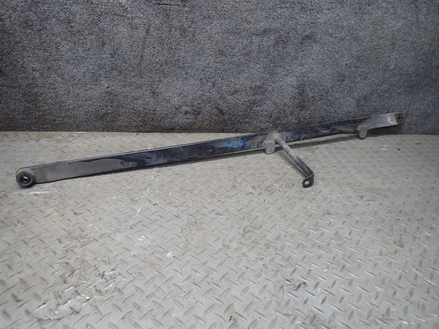 03-08 BMW E85 Z4 Set of 2 Rear Suspension Subframe Support Rail Bracket OEM