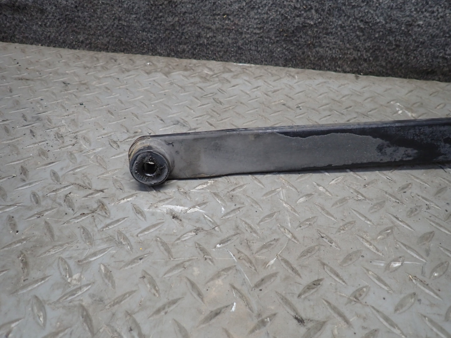 03-08 BMW E85 Z4 Set of 2 Rear Suspension Subframe Support Rail Bracket OEM