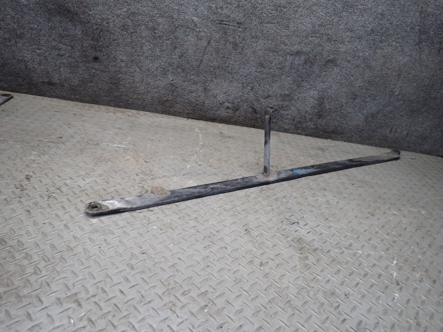 03-08 BMW E85 Z4 Set of 2 Rear Suspension Subframe Support Rail Bracket OEM