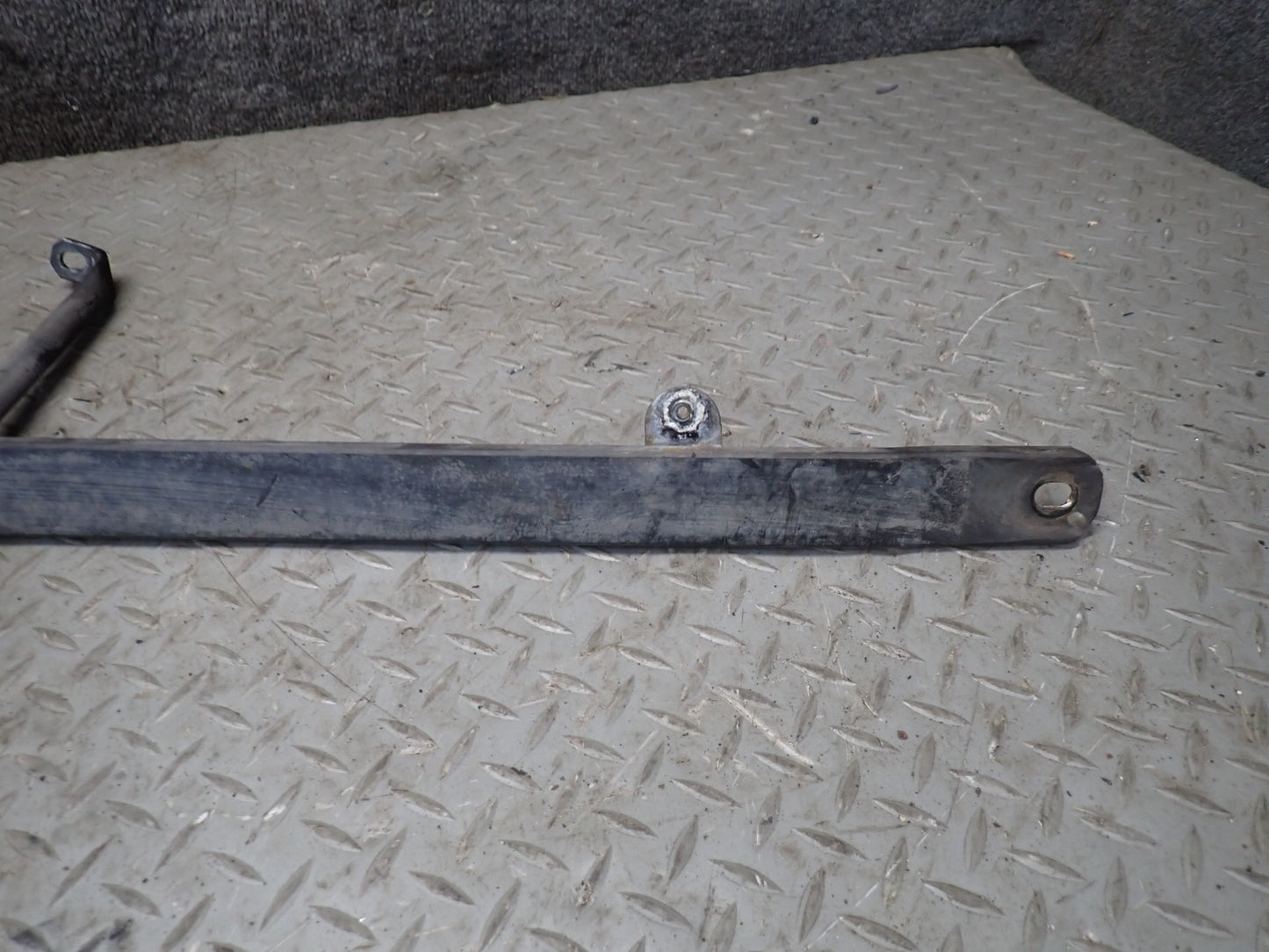 03-08 BMW E85 Z4 Set of 2 Rear Suspension Subframe Support Rail Bracket OEM