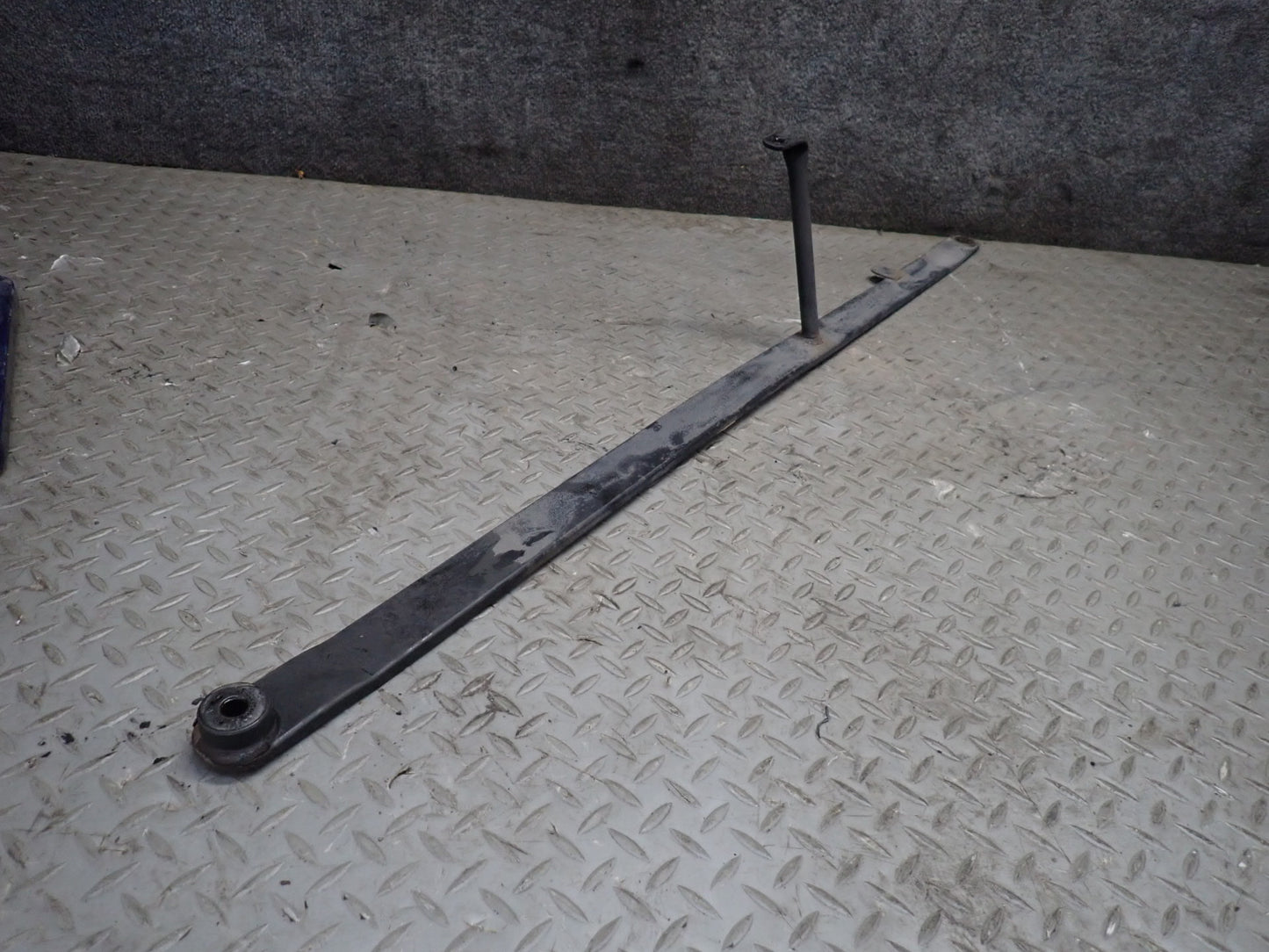 03-08 BMW E85 Z4 Set of 2 Rear Suspension Subframe Support Rail Bracket OEM