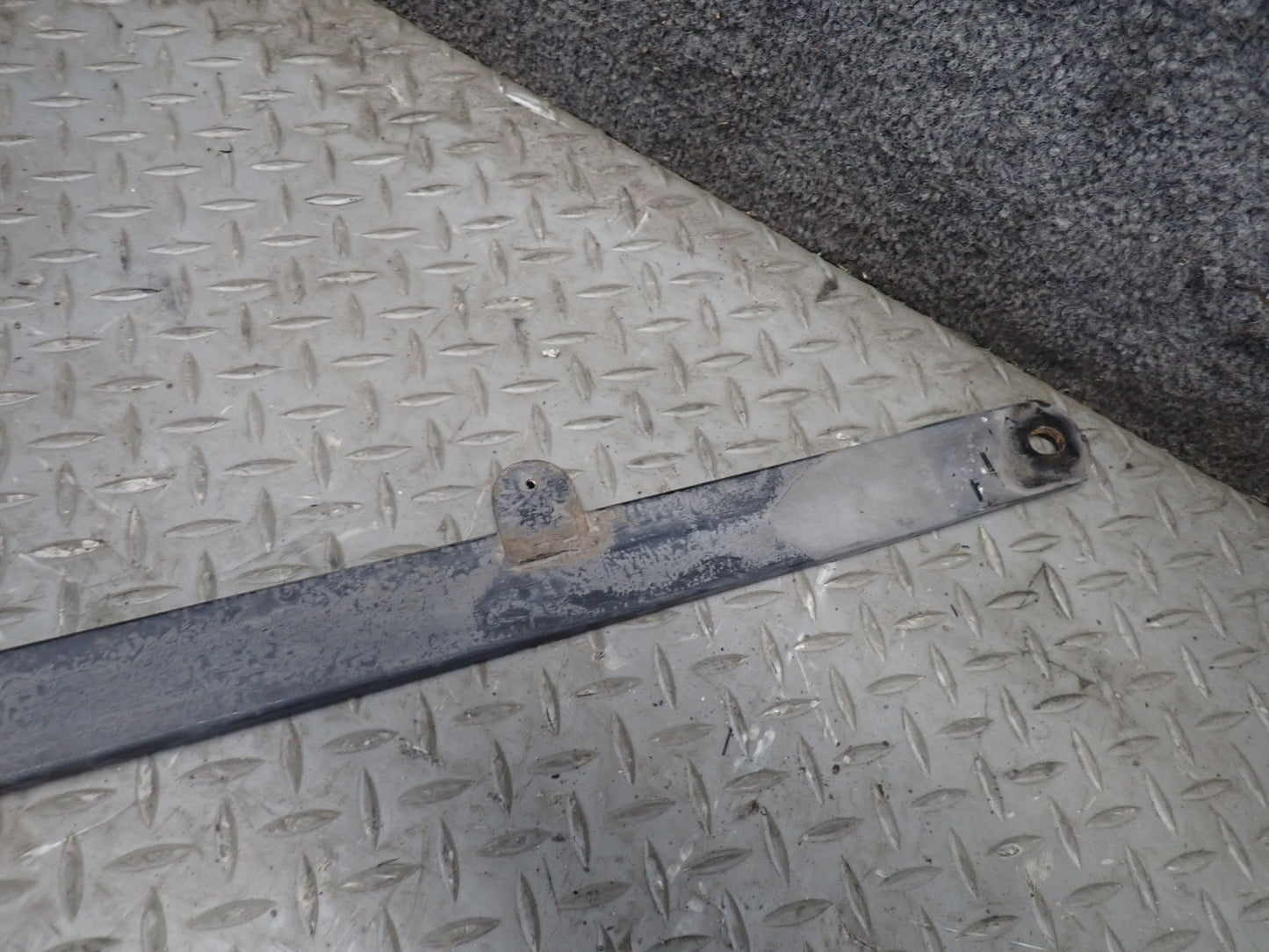 03-08 BMW E85 Z4 Set of 2 Rear Suspension Subframe Support Rail Bracket OEM