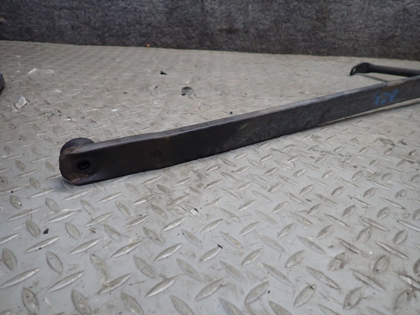 03-08 BMW E85 Z4 Set of 2 Rear Suspension Subframe Support Rail Bracket OEM