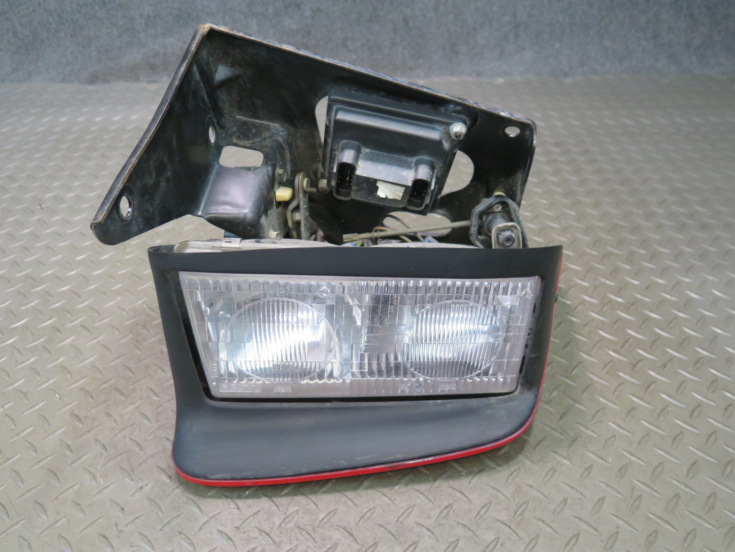 97-04 Chevrolet Corvette C5 Front Right Headlight Lamp w Motor & Cover Assy OEM