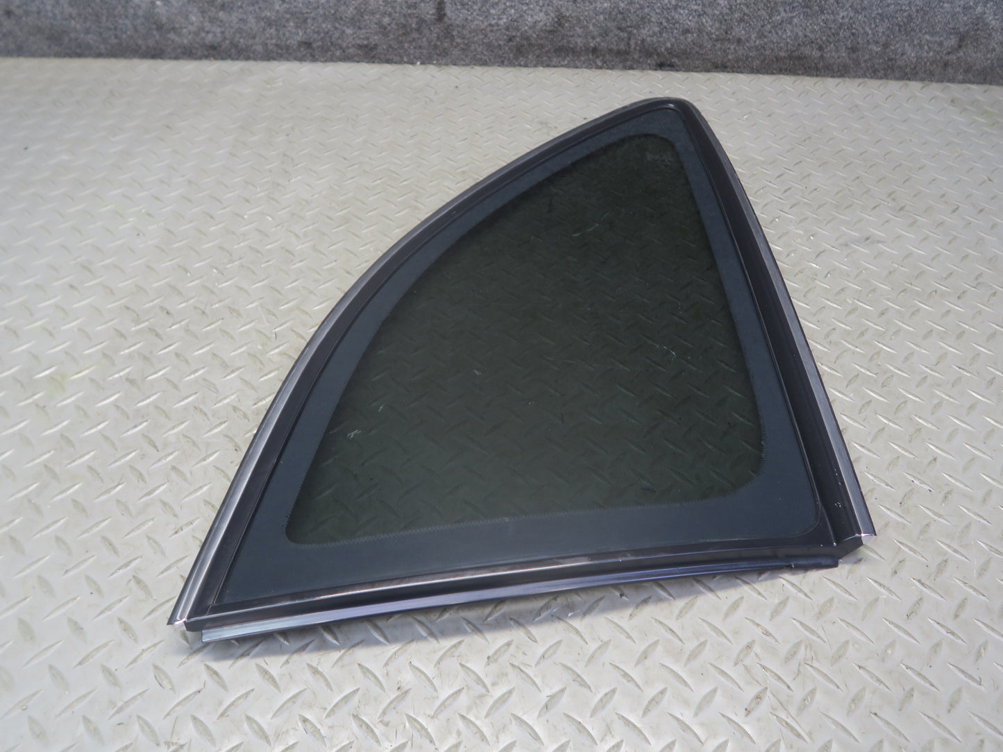 97-00 Lexus UZZ30L SC300 SC400 Rear Left Quarter Glass Window w Molding OEM