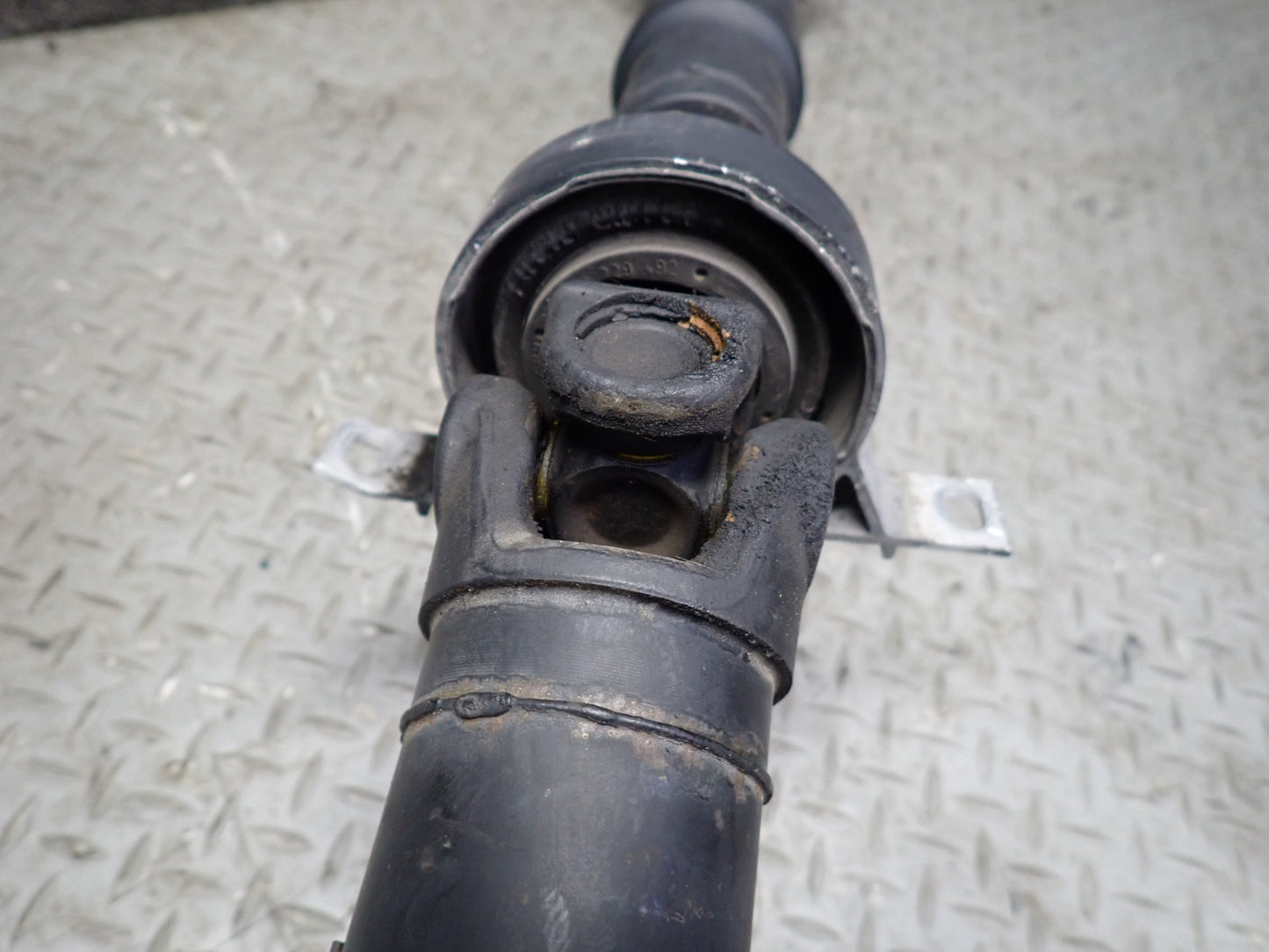 03-05 BMW E85 Z4 M54 RWD M/T Rear Driveshaft Drive Shaft 7514468 OEM