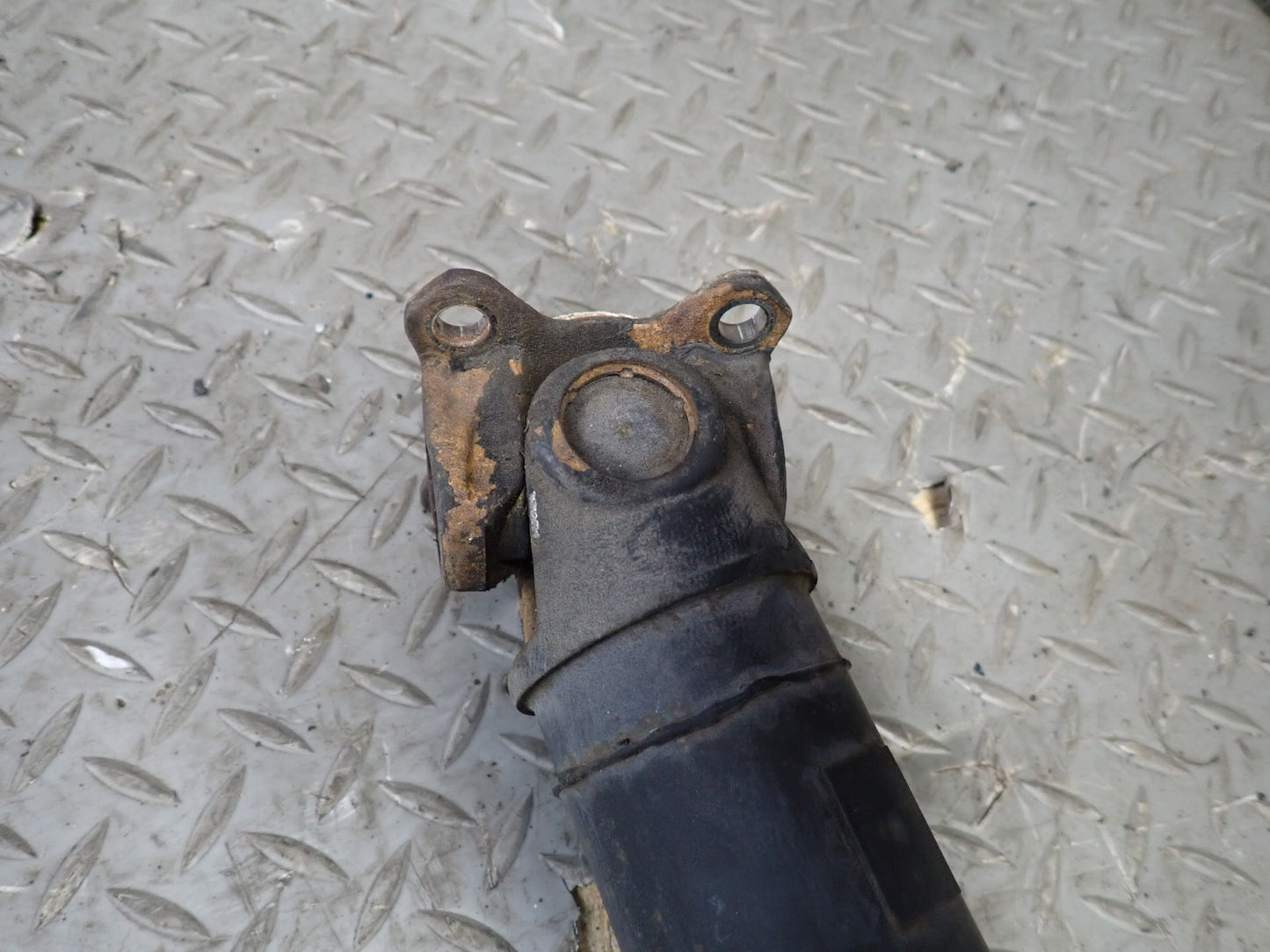 03-05 BMW E85 Z4 M54 RWD M/T Rear Driveshaft Drive Shaft 7514468 OEM