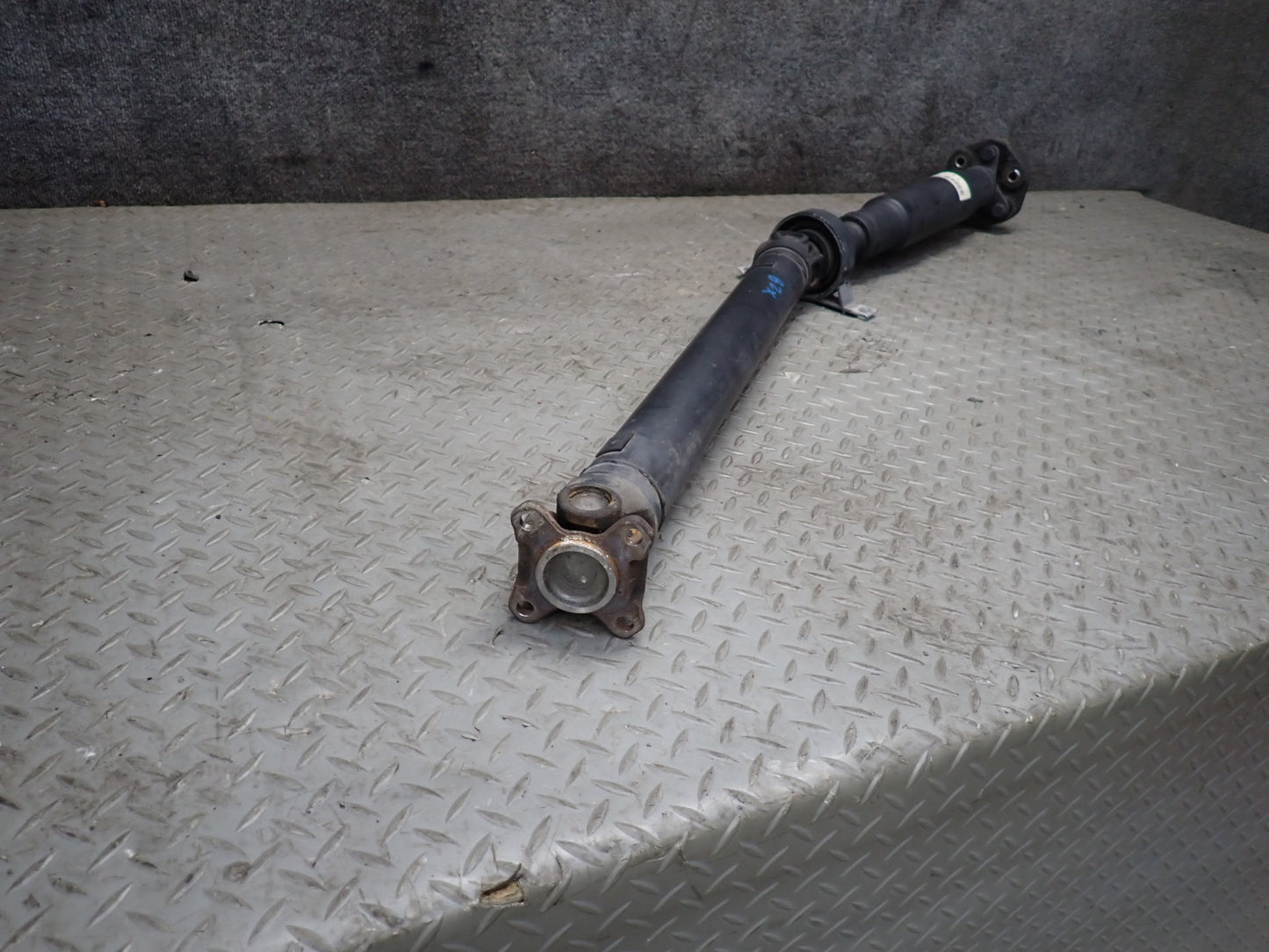 03-05 BMW E85 Z4 M54 RWD M/T Rear Driveshaft Drive Shaft 7514468 OEM