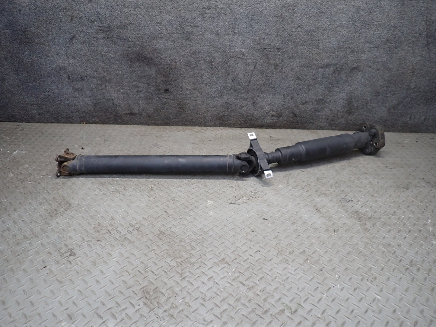 03-05 BMW E85 Z4 M54 RWD M/T Rear Driveshaft Drive Shaft 7514468 OEM