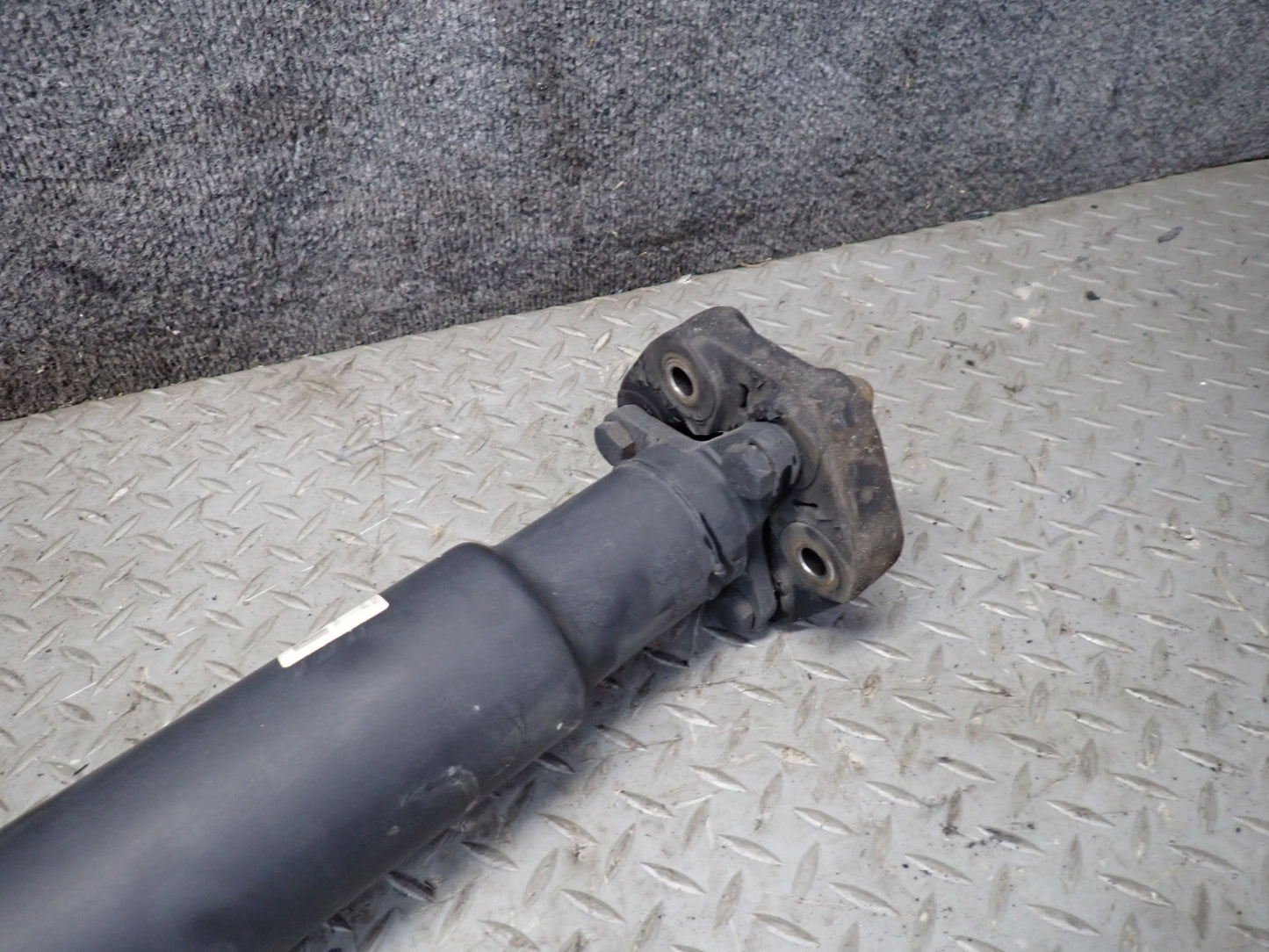 03-05 BMW E85 Z4 M54 RWD M/T Rear Driveshaft Drive Shaft 7514468 OEM