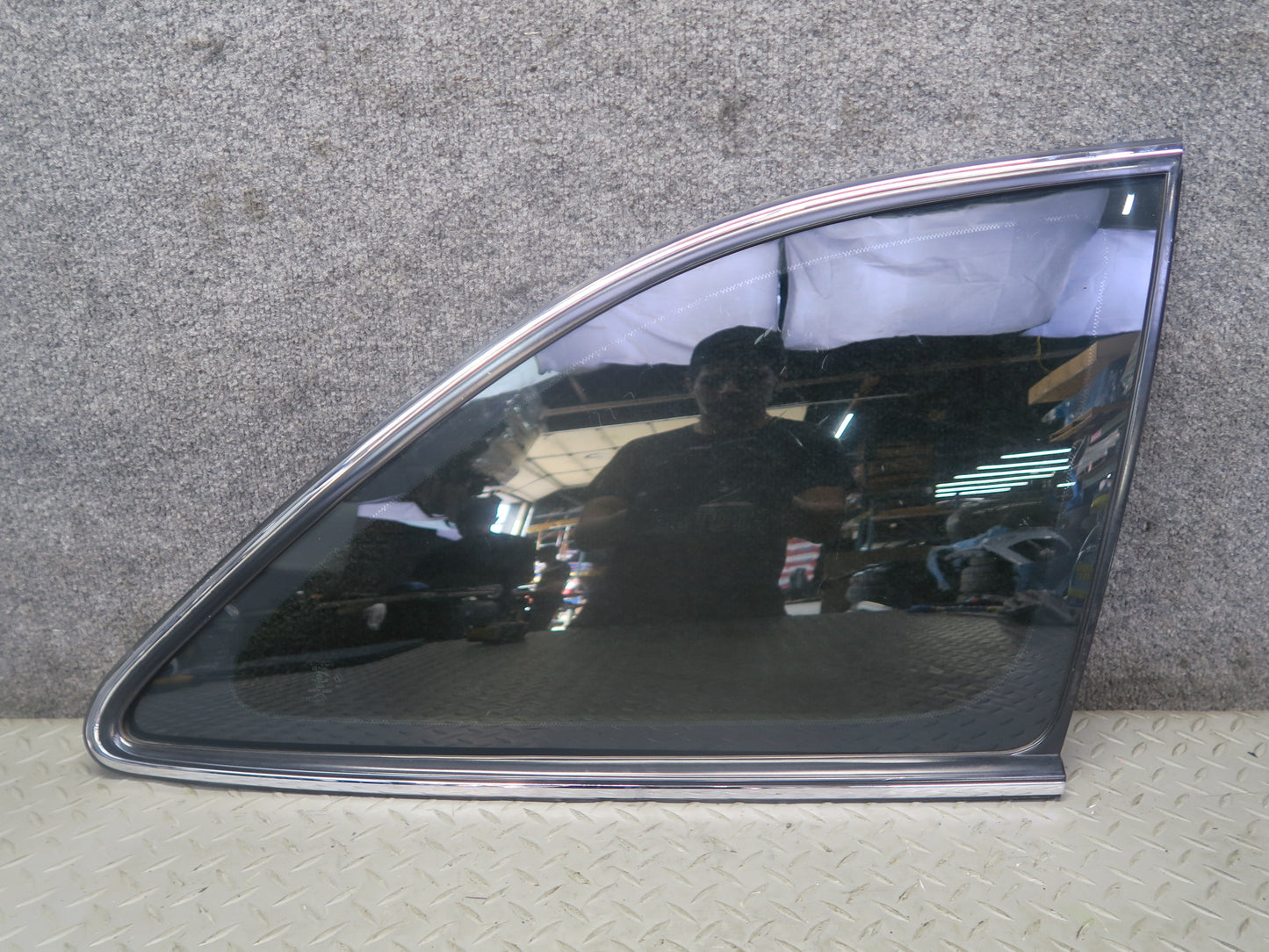 97-00 Lexus UZZ30L SC300 SC400 Rear Right Quarter Glass Window w Molding OEM