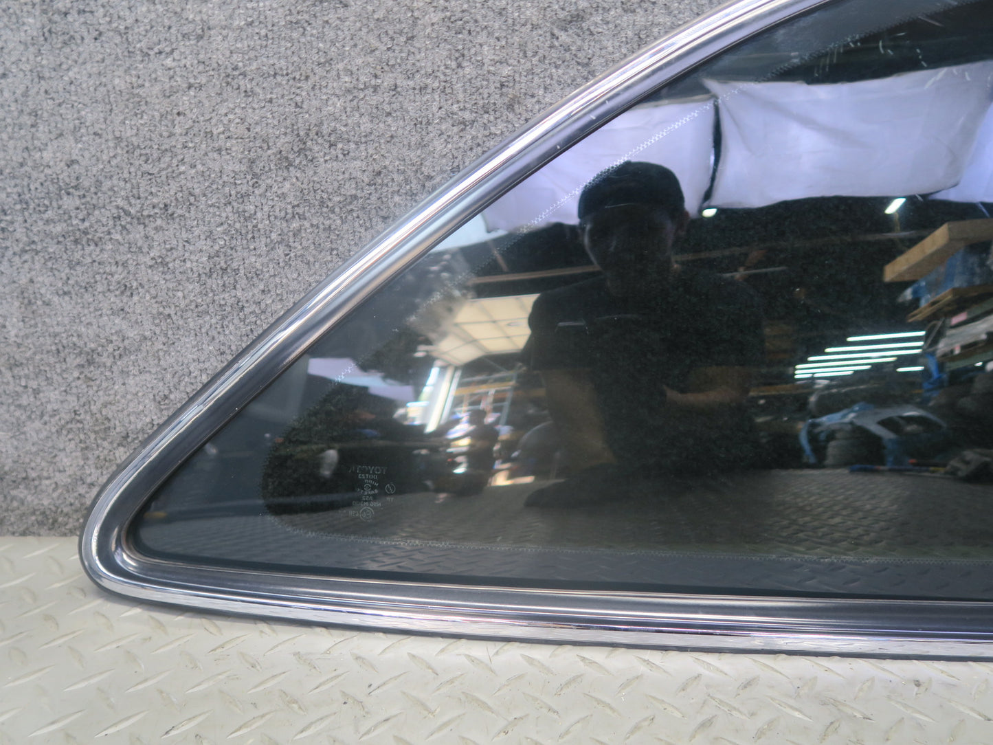 97-00 Lexus UZZ30L SC300 SC400 Rear Right Quarter Glass Window w Molding OEM