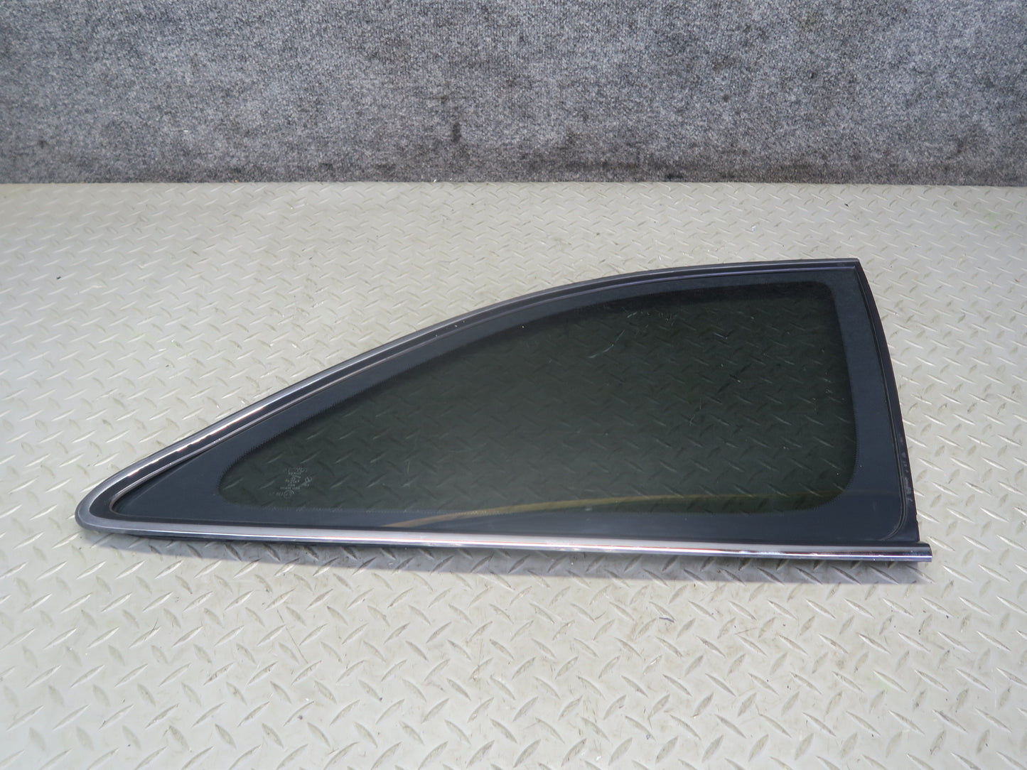 97-00 Lexus UZZ30L SC300 SC400 Rear Right Quarter Glass Window w Molding OEM