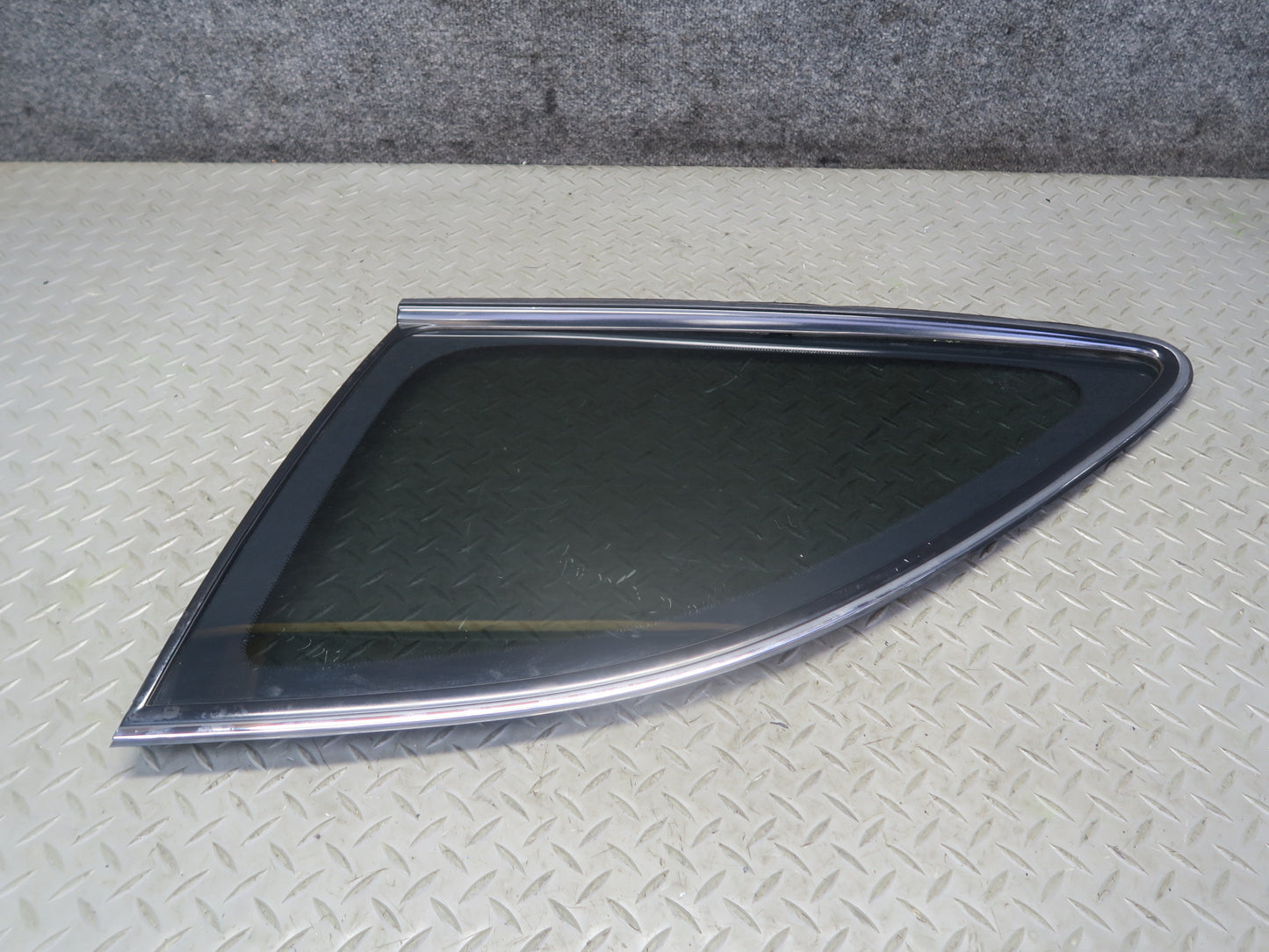 97-00 Lexus UZZ30L SC300 SC400 Rear Right Quarter Glass Window w Molding OEM