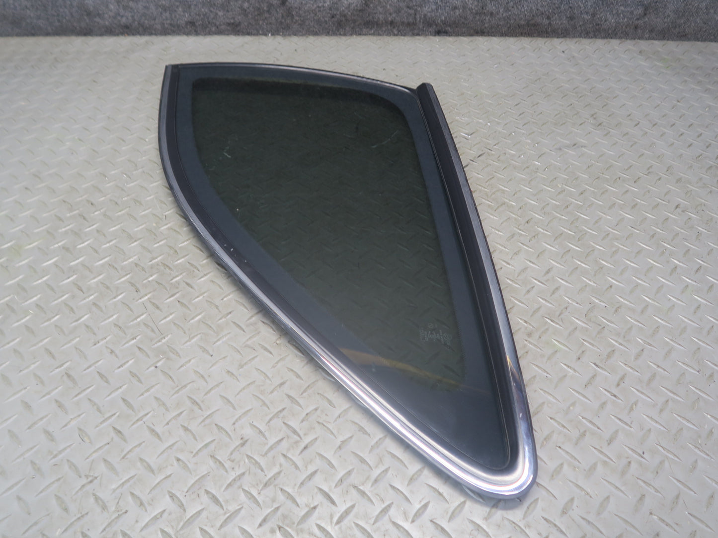 97-00 Lexus UZZ30L SC300 SC400 Rear Right Quarter Glass Window w Molding OEM