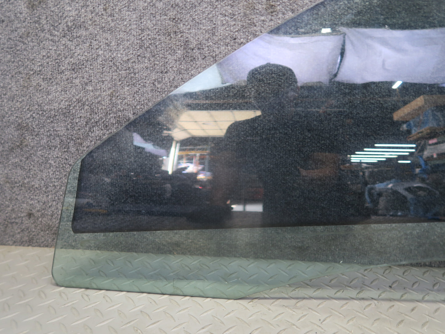 13-20 Mercedes R231 SL550 Left Door Glass Window OEM