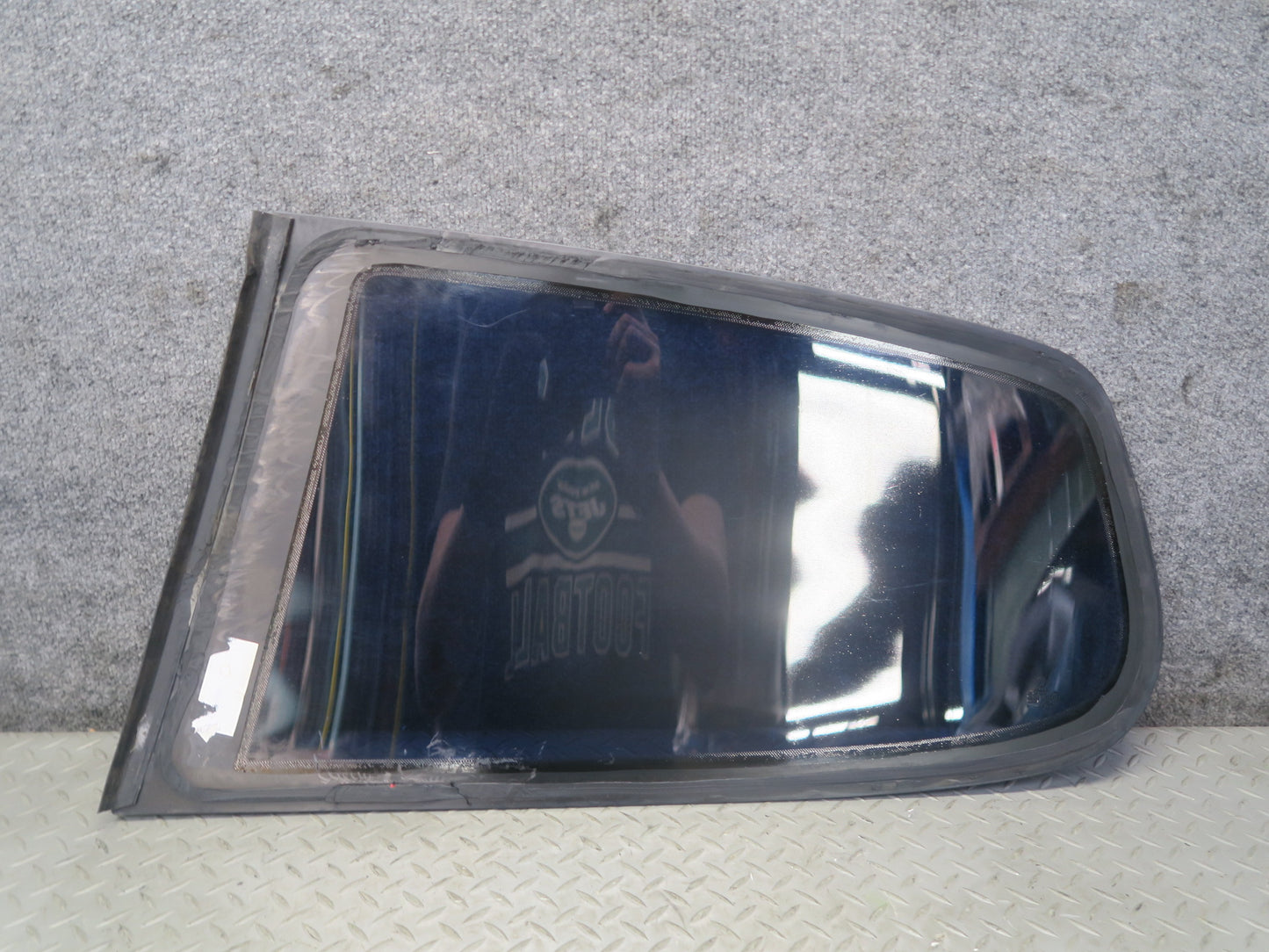 06-09 VW Golf MK5 R32 2DOOR Rear Right Quarter Glass Window OEM