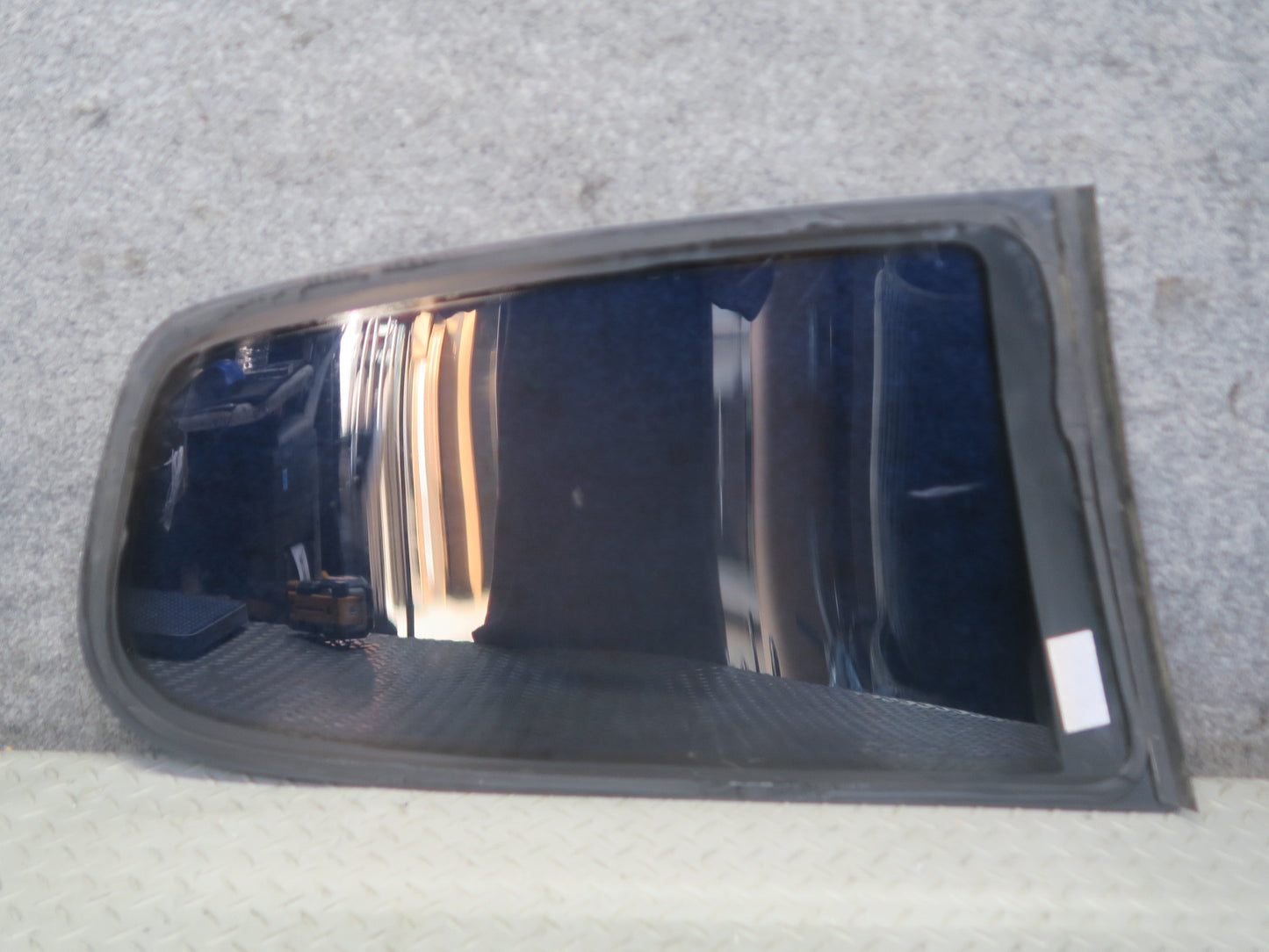 06-09 VW Golf MK5 R32 2DOOR Rear Left Quarter Glass Window OEM