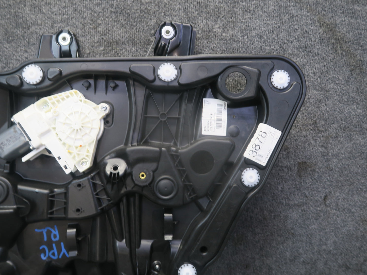 2011-2018 Porsche Cayenne 958 Rear Right Door Window Regulator w Motor OEM