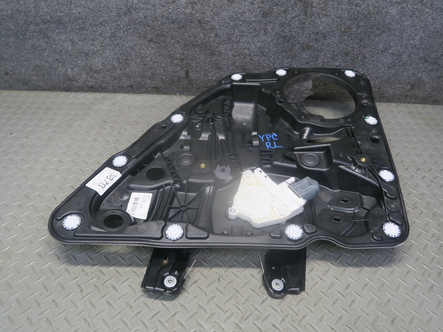 2011-2018 Porsche Cayenne 958 Rear Right Door Window Regulator w Motor OEM