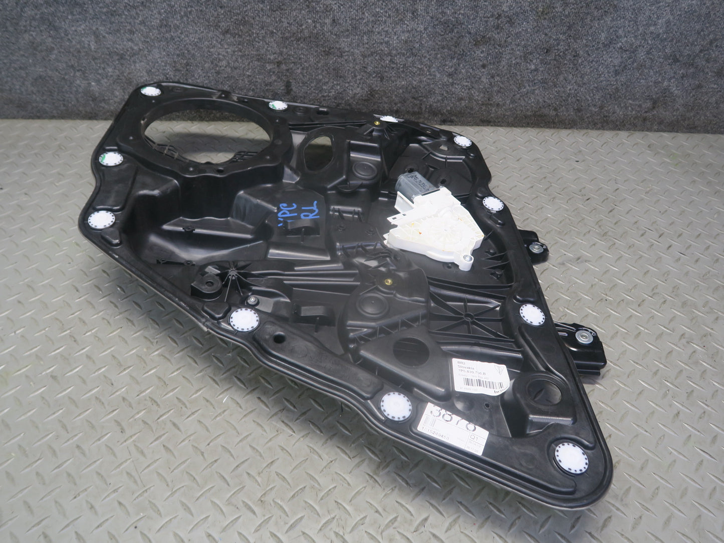 2011-2018 Porsche Cayenne 958 Rear Right Door Window Regulator w Motor OEM