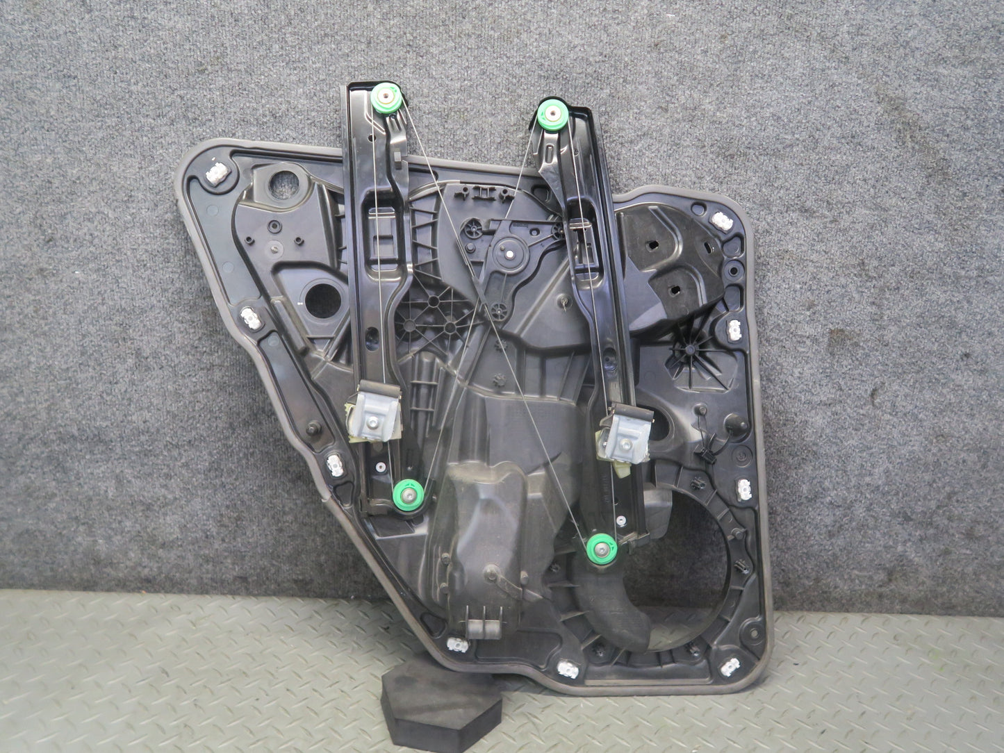 2011-2018 Porsche Cayenne 958 Rear Right Door Window Regulator w Motor OEM