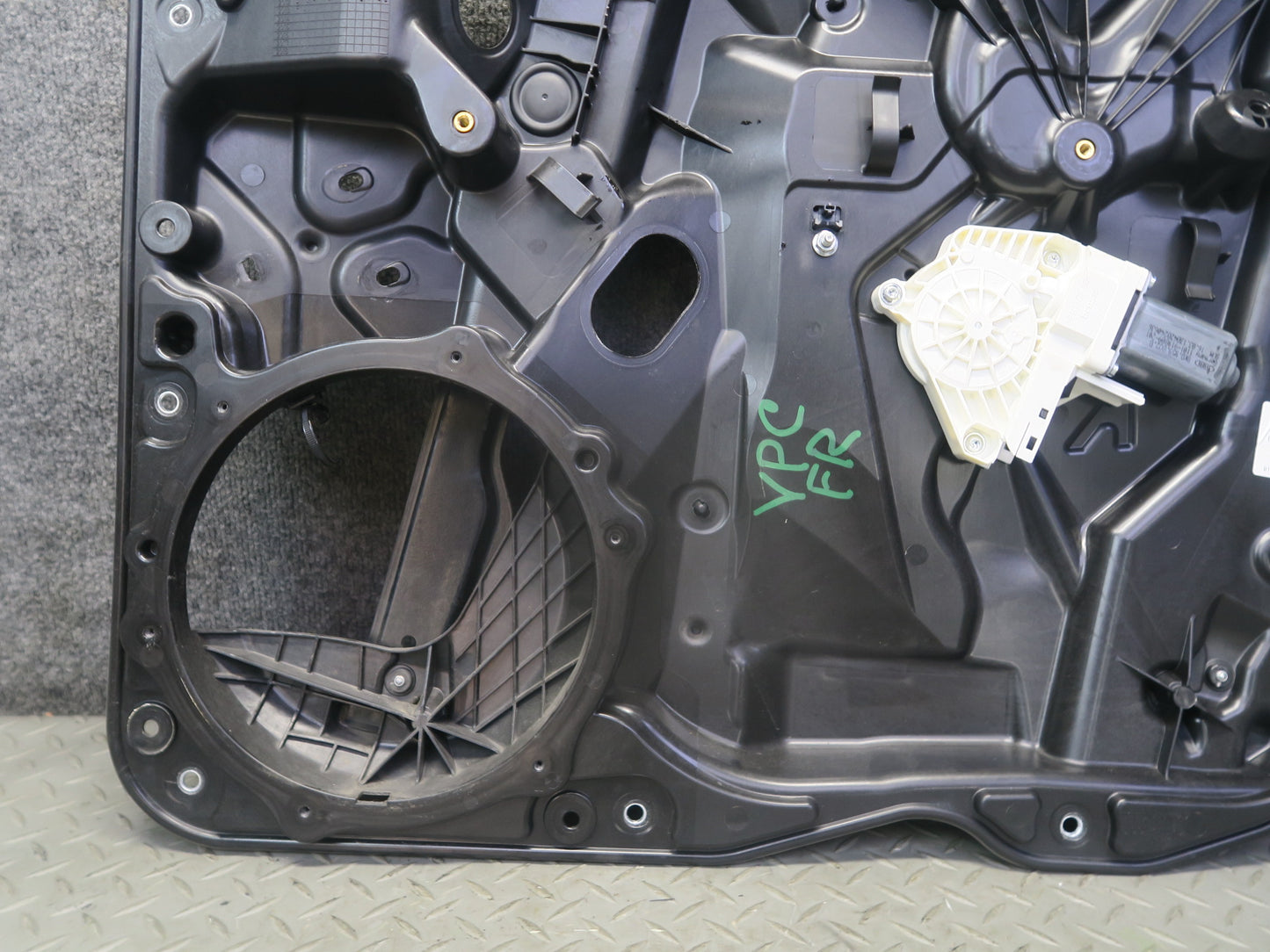2011-2018 Porsche Cayenne 958 Front Right Door Window Regulator w Motor OEM