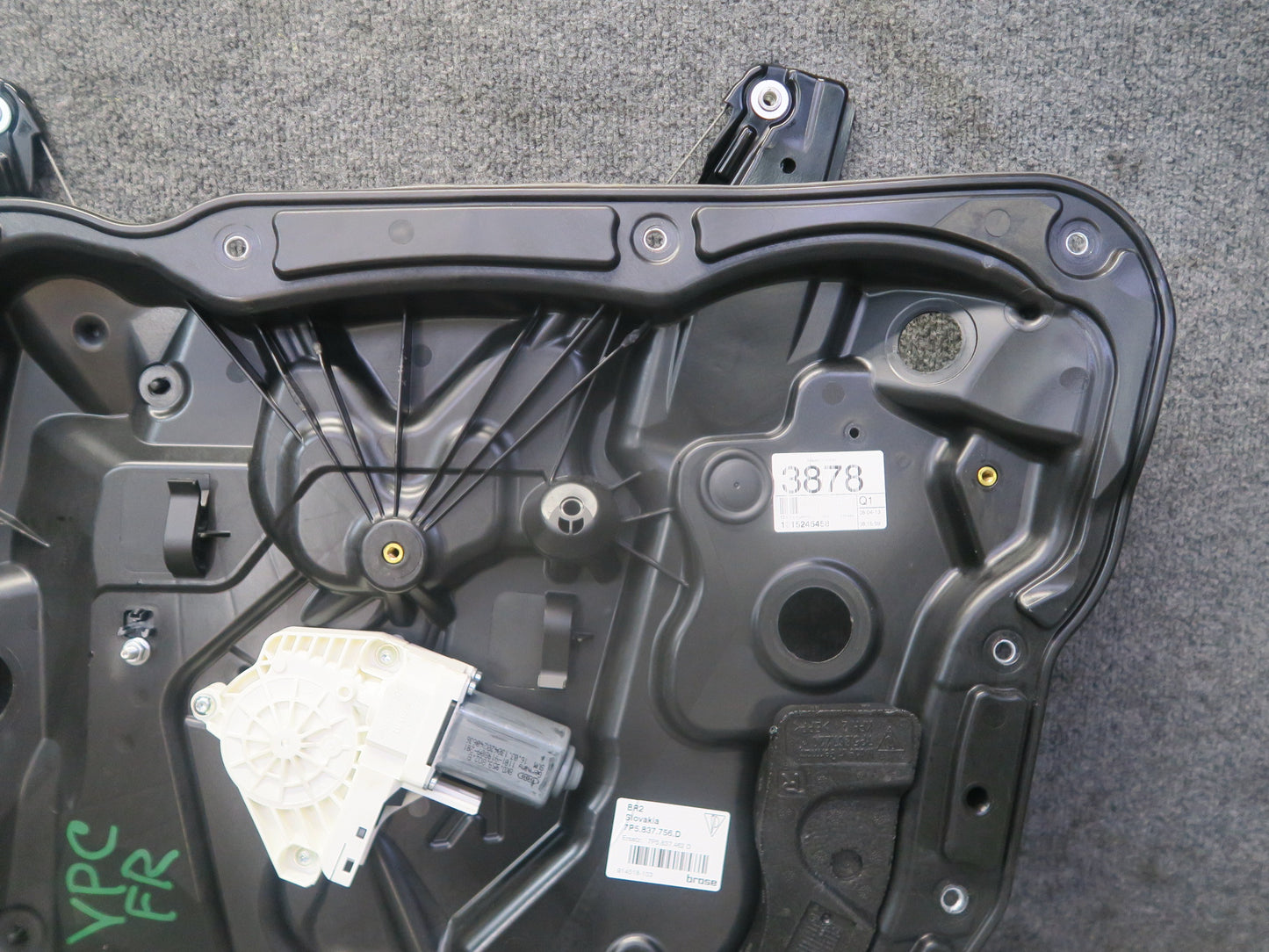 2011-2018 Porsche Cayenne 958 Front Right Door Window Regulator w Motor OEM