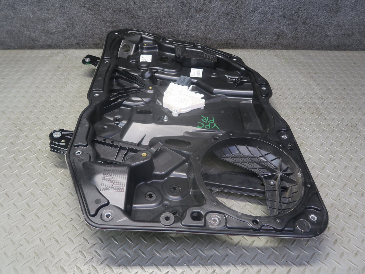 2011-2018 Porsche Cayenne 958 Front Right Door Window Regulator w Motor OEM