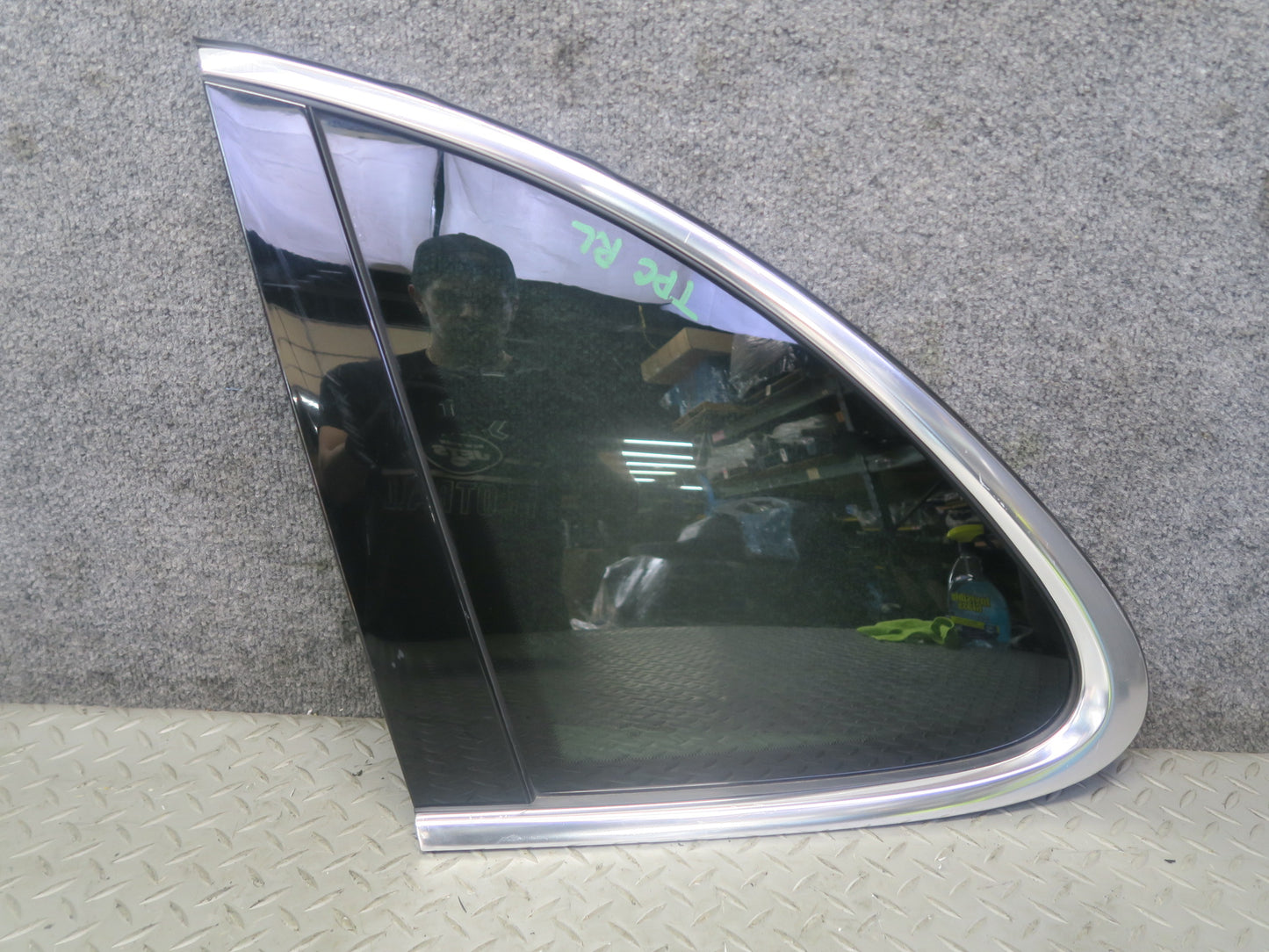2011-2018 Porsche Cayenne 958 Rear Left Driver Side Quarter Glass Window