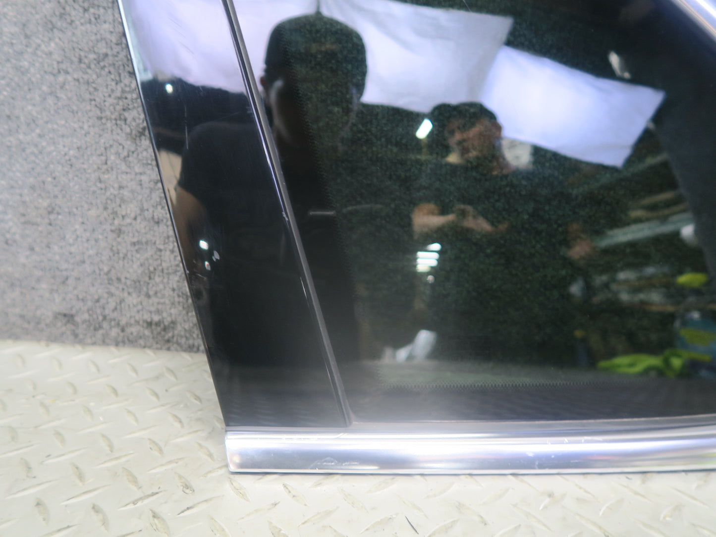 2011-2018 Porsche Cayenne 958 Rear Left Driver Side Quarter Glass Window