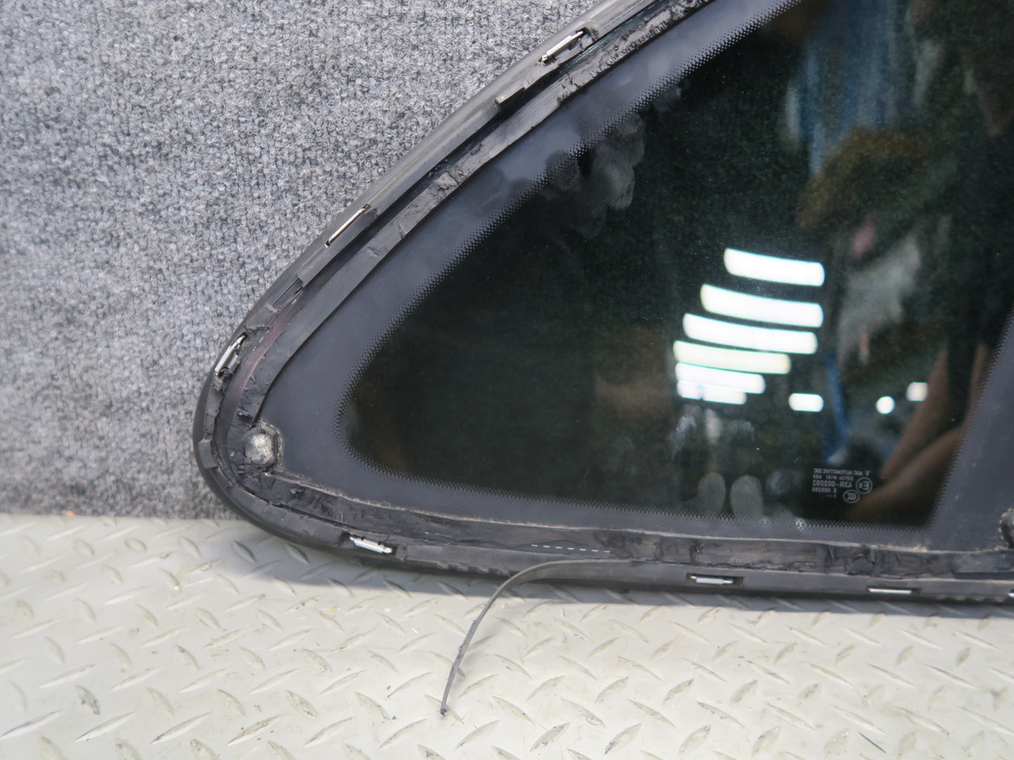 2011-2018 Porsche Cayenne 958 Rear Left Driver Side Quarter Glass Window