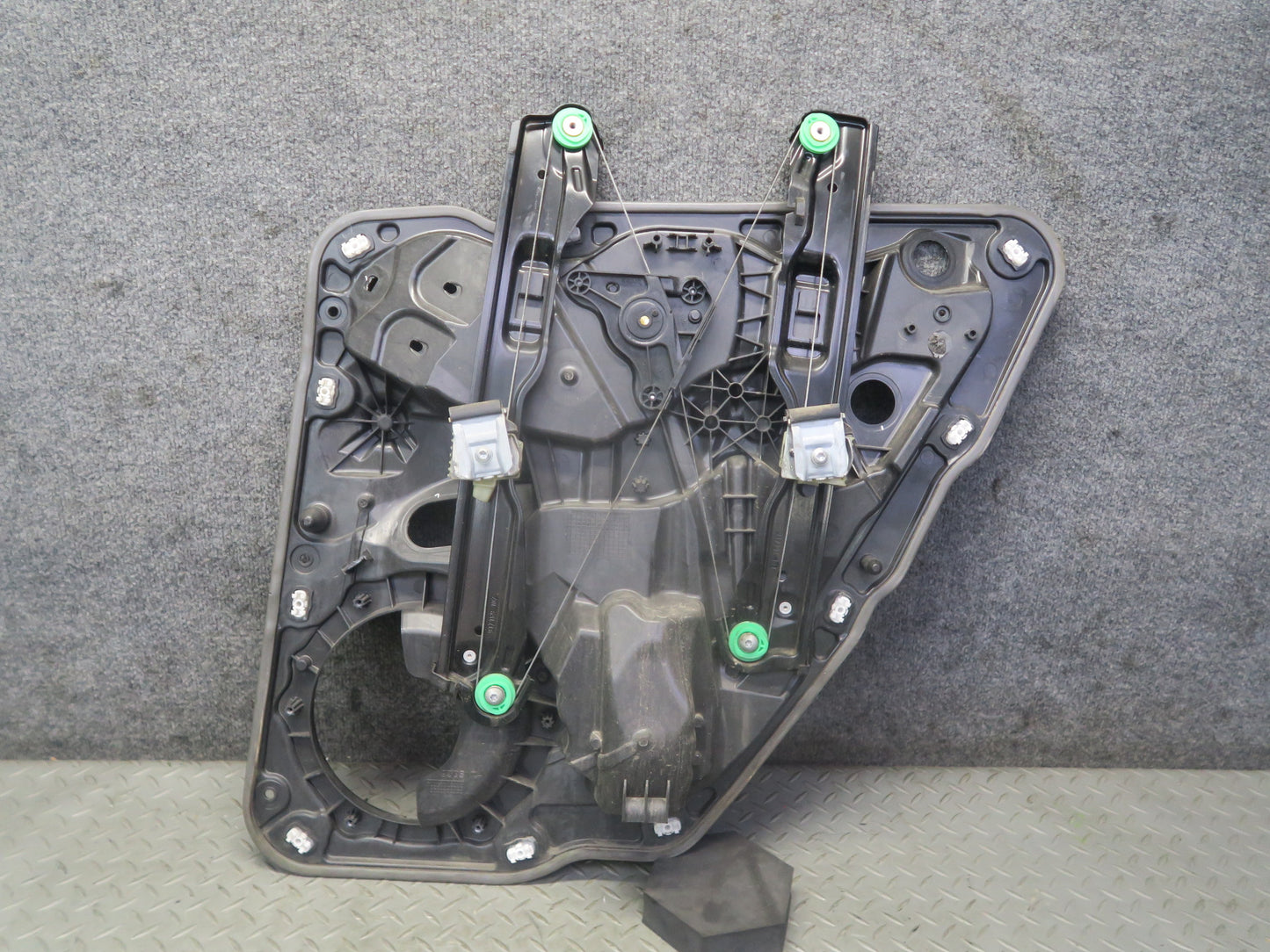 2011-2018 Porsche Cayenne 958 Rear Left Door Window Regulator w Motor OEM