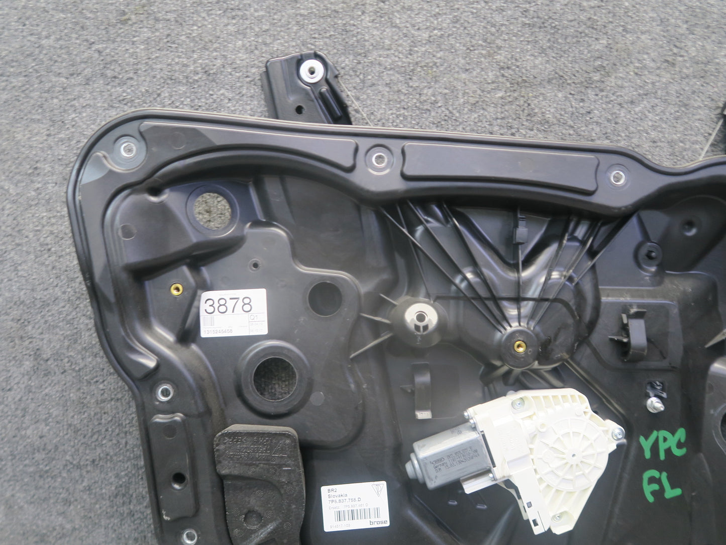 2011-2018 Porsche Cayenne 958 Front Left Door Window Regulator w Motor OEM