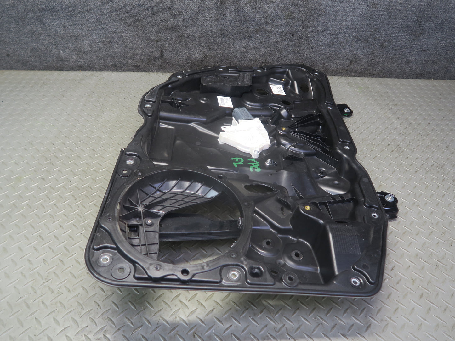 2011-2018 Porsche Cayenne 958 Front Left Door Window Regulator w Motor OEM