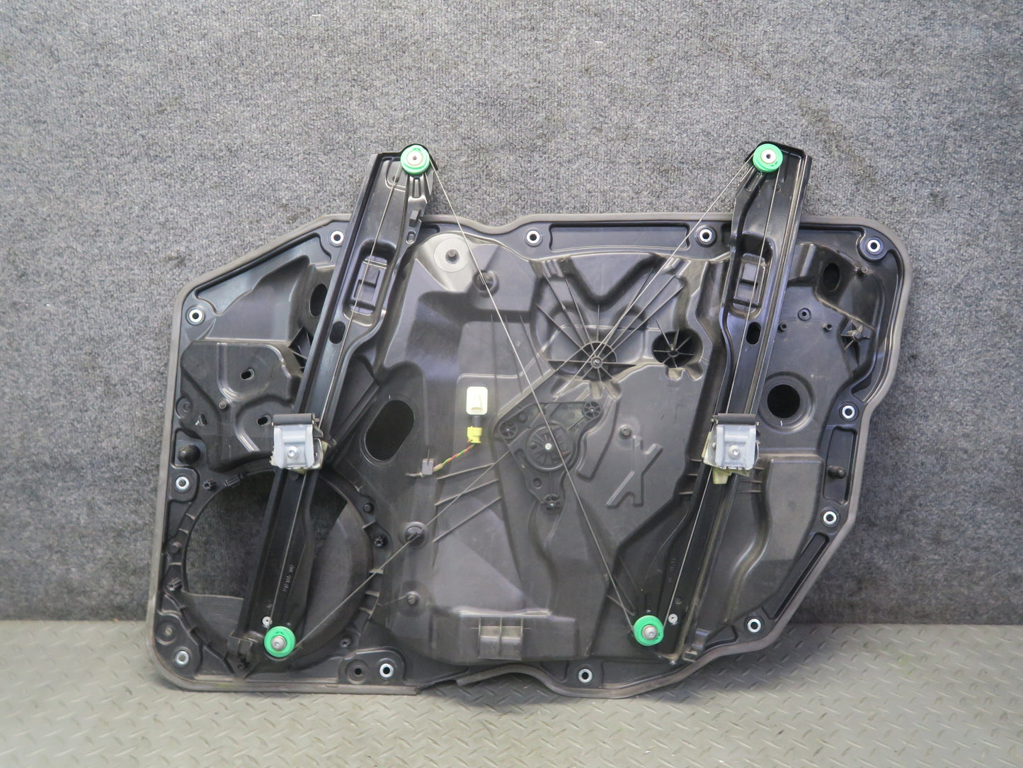 2011-2018 Porsche Cayenne 958 Front Left Door Window Regulator w Motor OEM