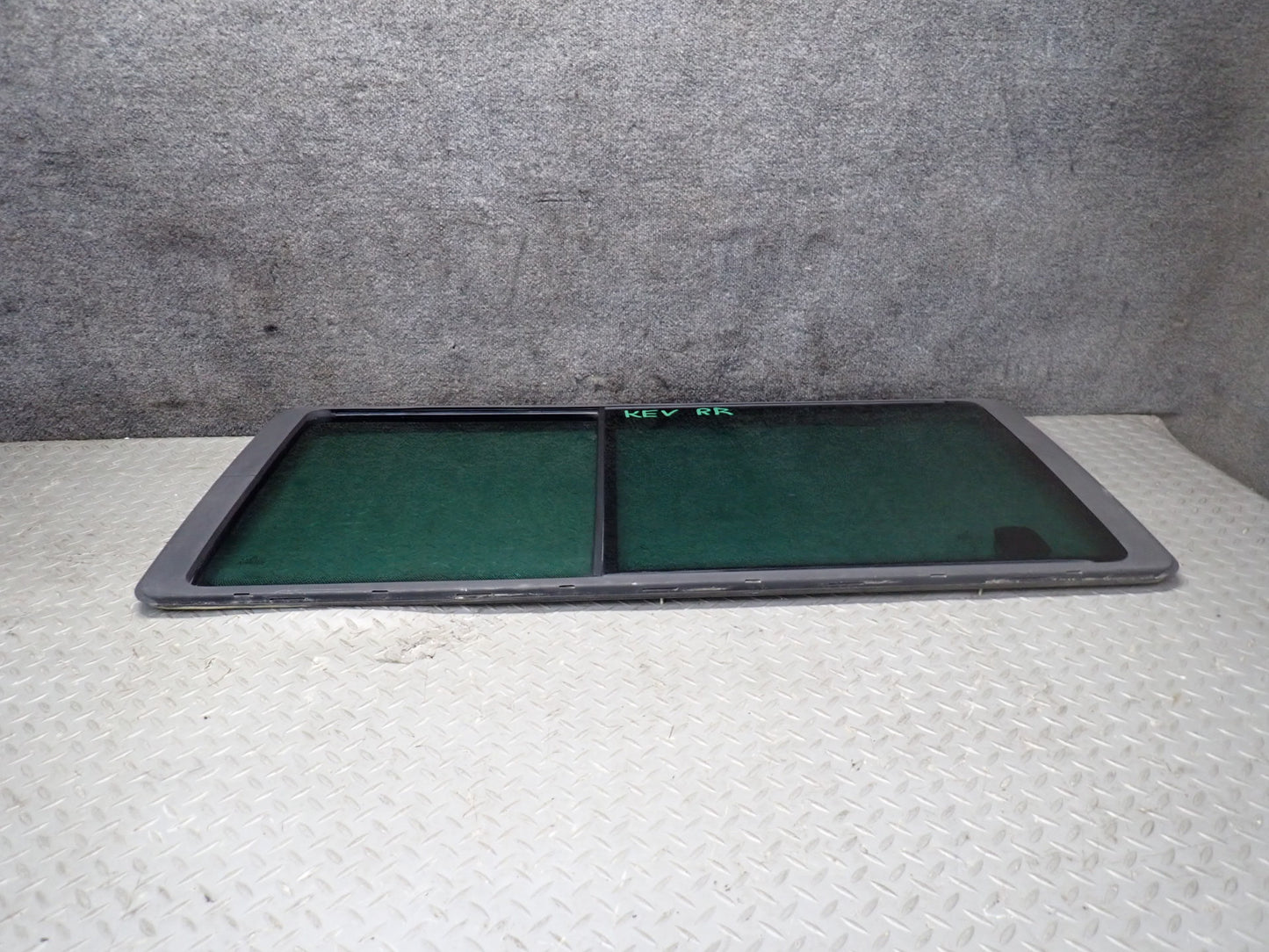 01-03 VW Eurovan T4 Center Middle Right Movable Glass Window OEM