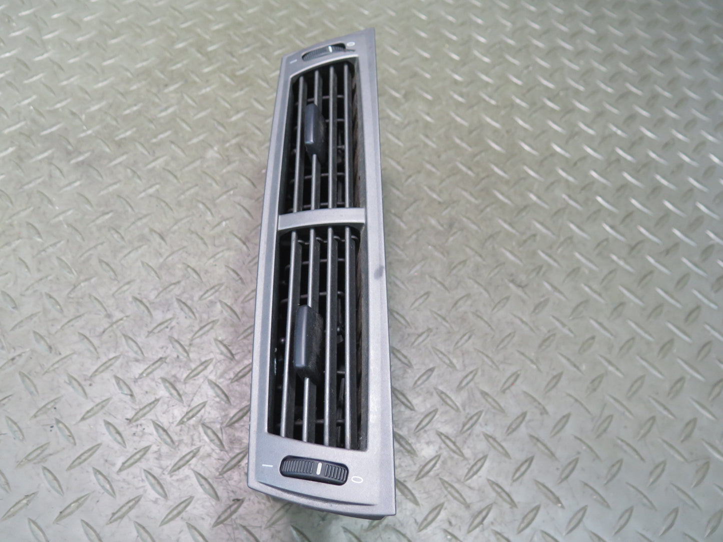 03-05 BMW E86 E85 Z4 Dash Center AC Heater Air Vent Black OEM