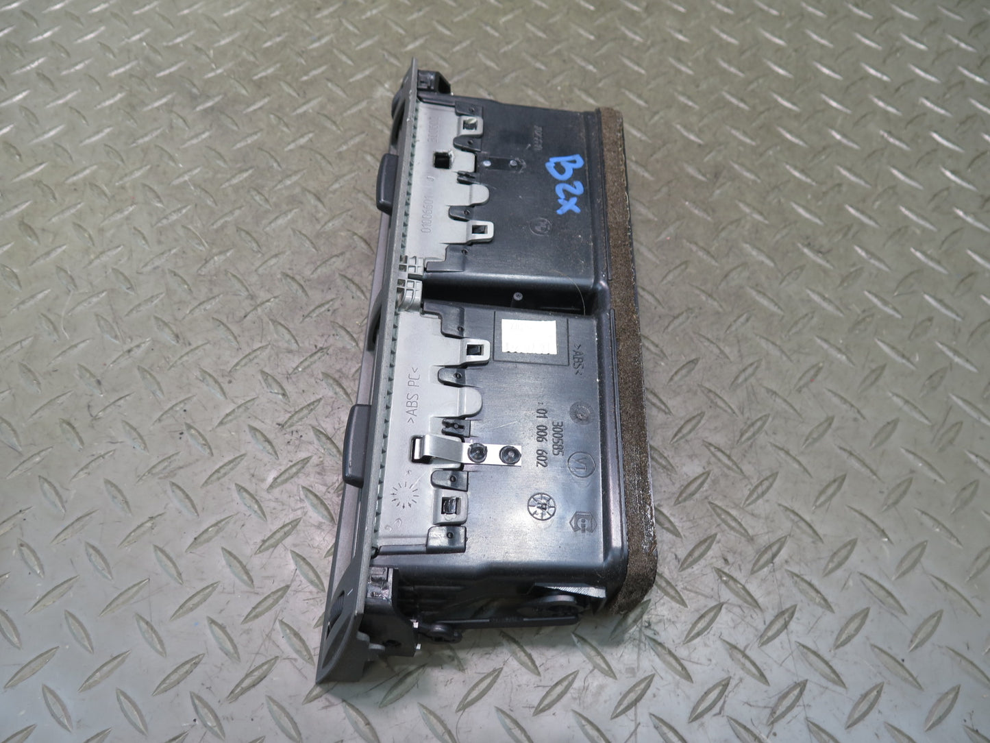03-05 BMW E86 E85 Z4 Dash Center AC Heater Air Vent Black OEM