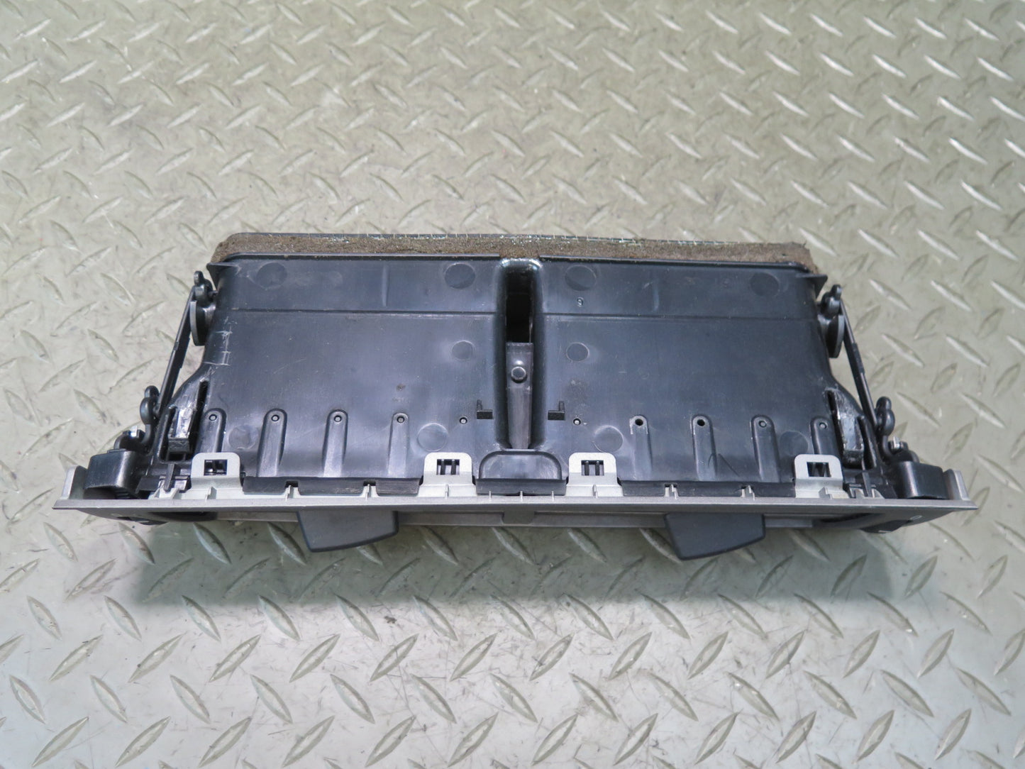 03-05 BMW E86 E85 Z4 Dash Center AC Heater Air Vent Black OEM
