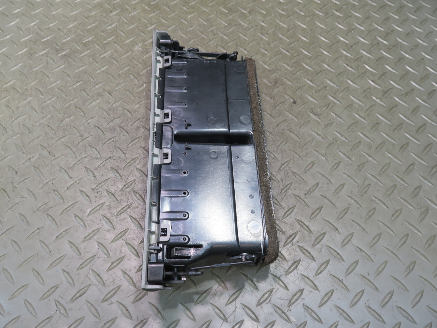 03-05 BMW E86 E85 Z4 Dash Center AC Heater Air Vent Black OEM