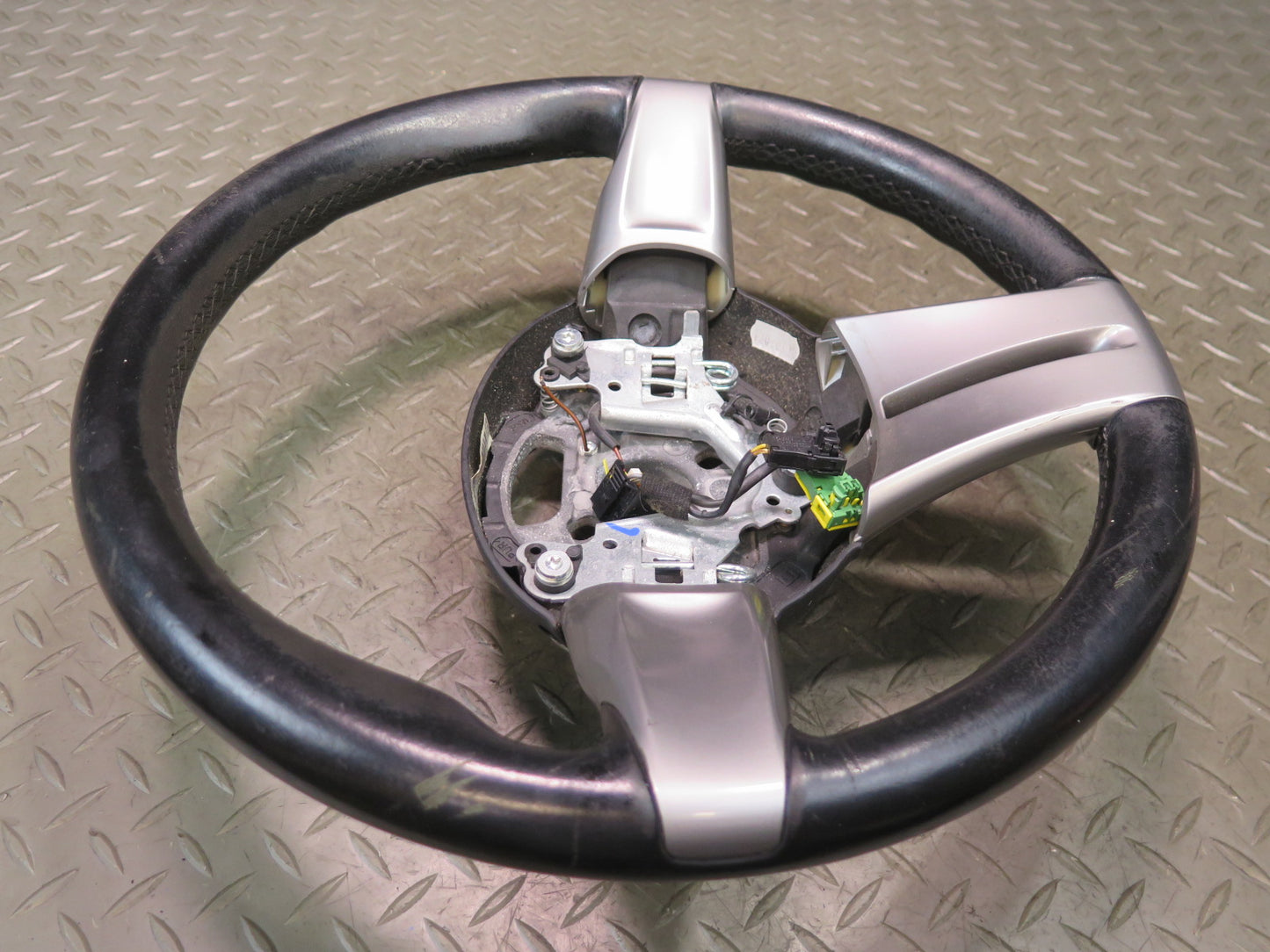 03-05 BMW E86 E85 Z4 Leather Sport Steering Black 6758158 OEM