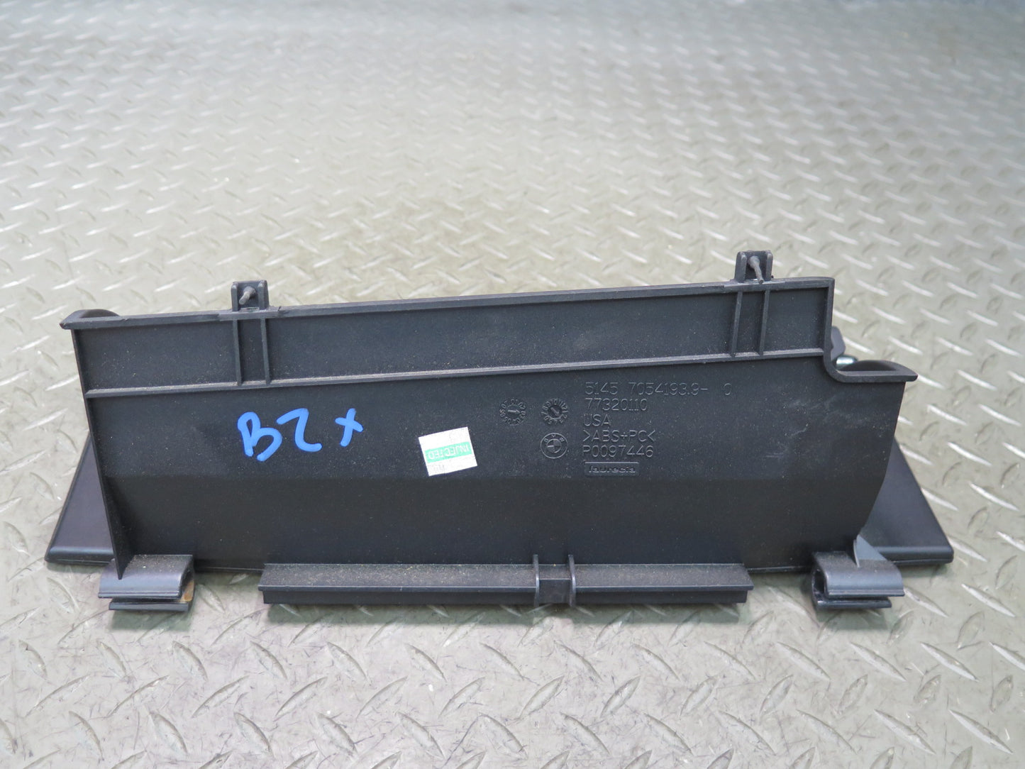 03-05 BMW E85 Z4 Dash Front Right Glove Box Compartment Storage 7054193 OEM