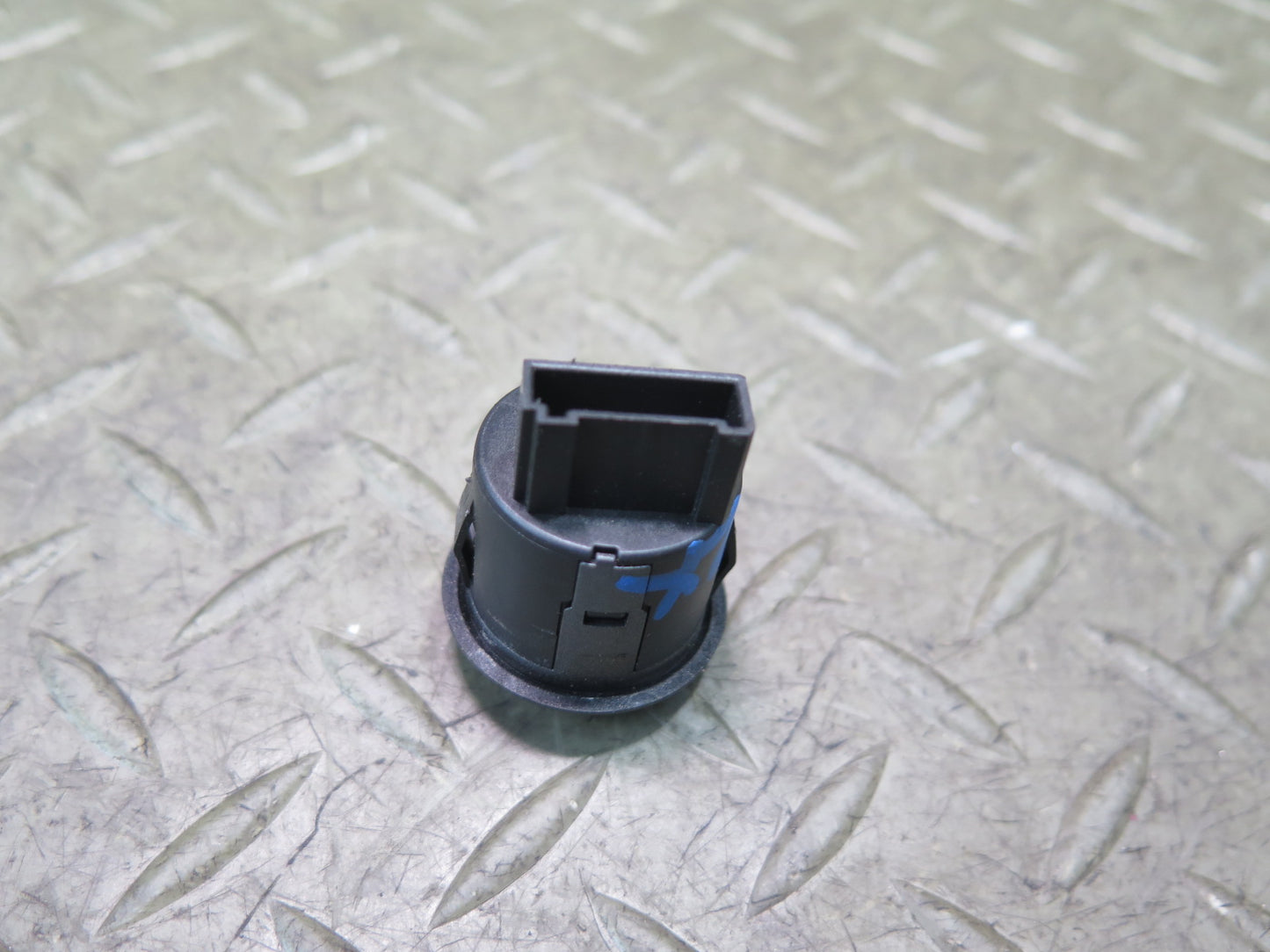 03-04 BMW E86 E85 Z4 Sport Switch Button 6915010 OEM