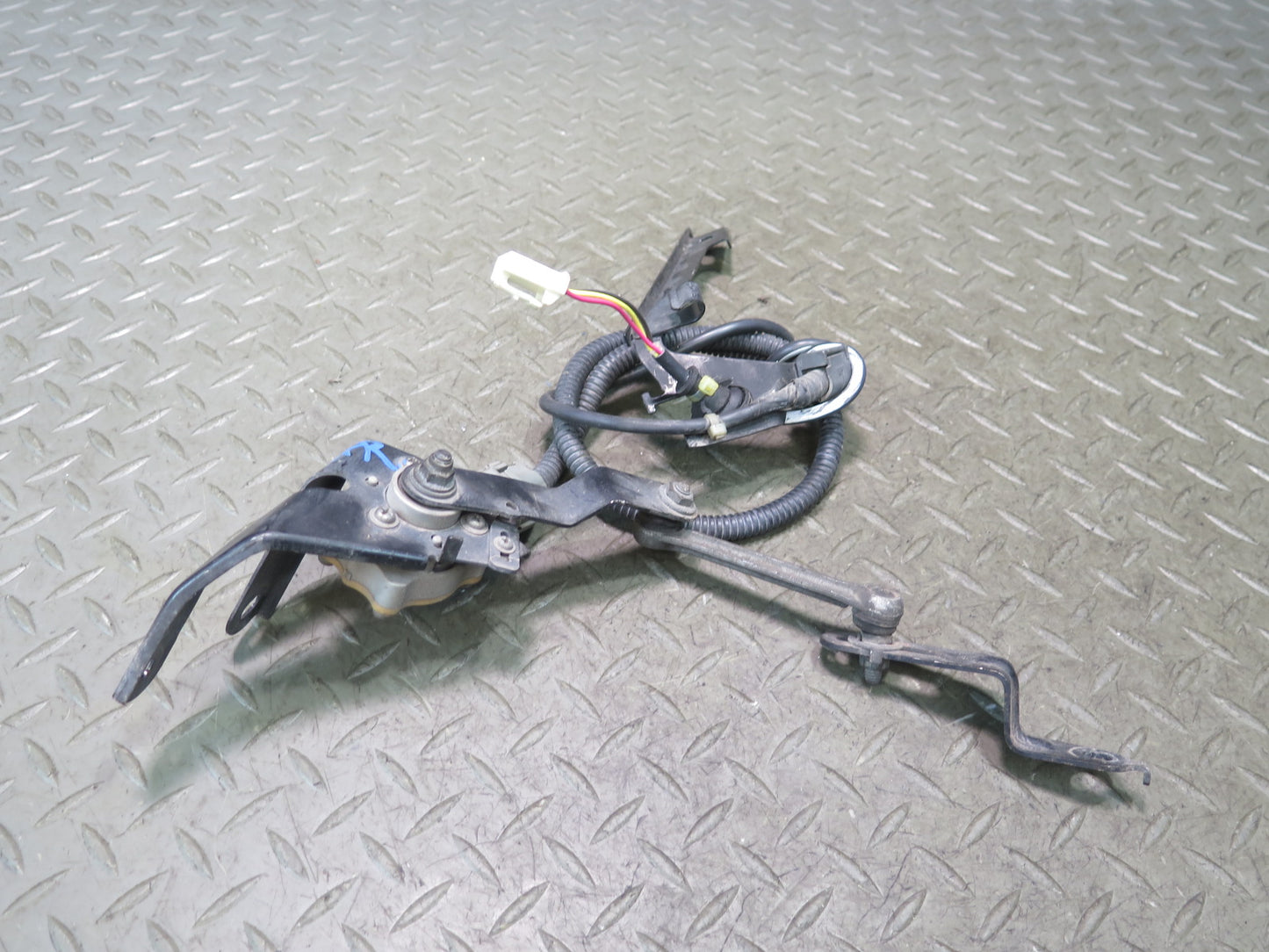 02-10 Lexus UZZ40L SC430 Rear Suspension Height Level Sensor OEM
