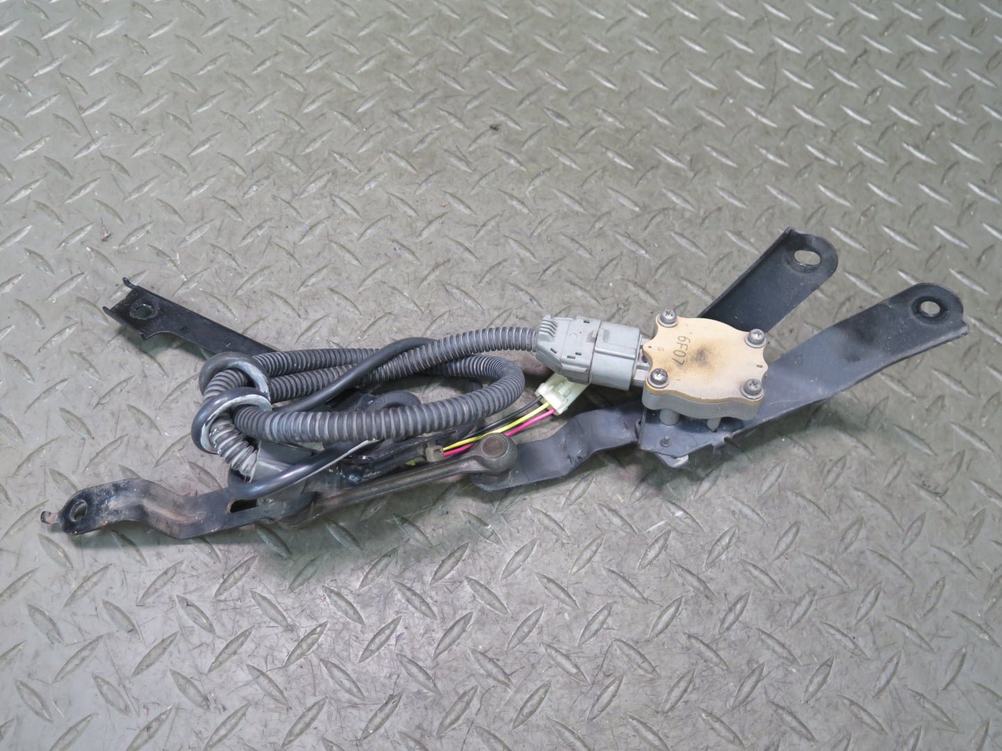 02-10 Lexus UZZ40L SC430 Rear Suspension Height Level Sensor OEM