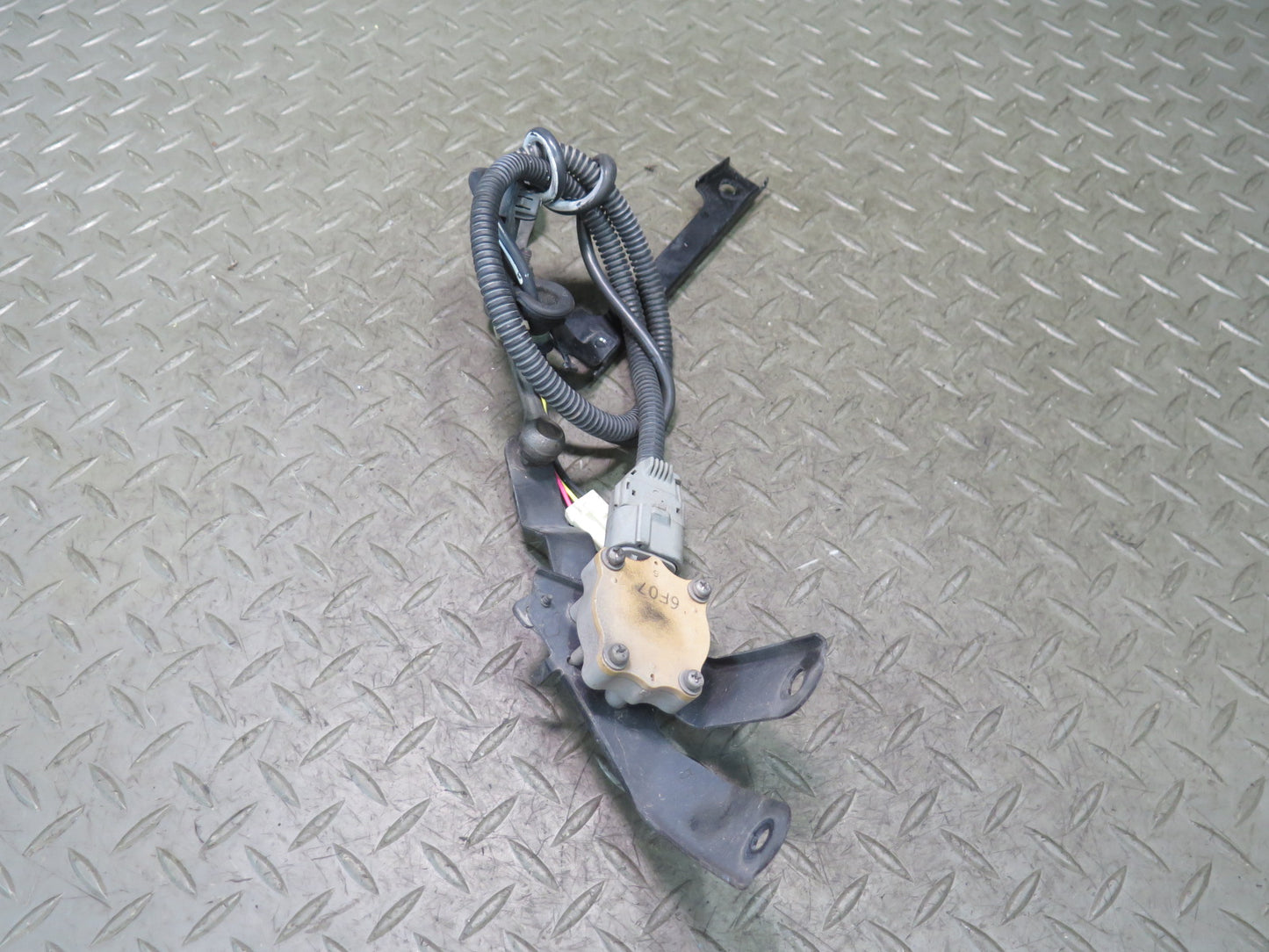02-10 Lexus UZZ40L SC430 Rear Suspension Height Level Sensor OEM
